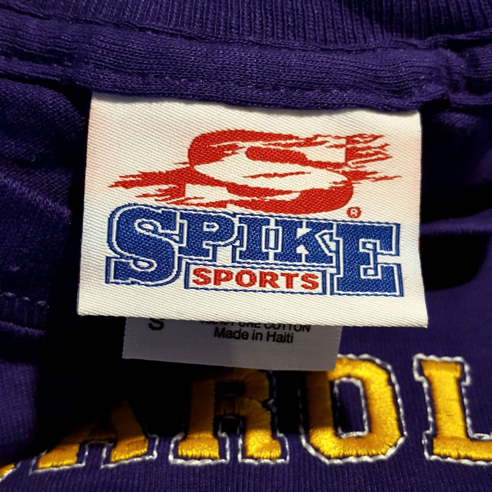 Vintage VINTAGE East Carolina Pirates Mens S Football NCAA College Purple Retro T Shirt Size US S / EU 44-46 / 1 - 7 Thumbnail