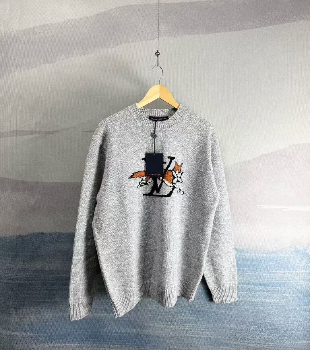 Louis Vuitton Louis Vuitton Gray Fox Pattern Cashmere Sweater Size US M / EU 48-50 / 2 - 1 Thumbnail