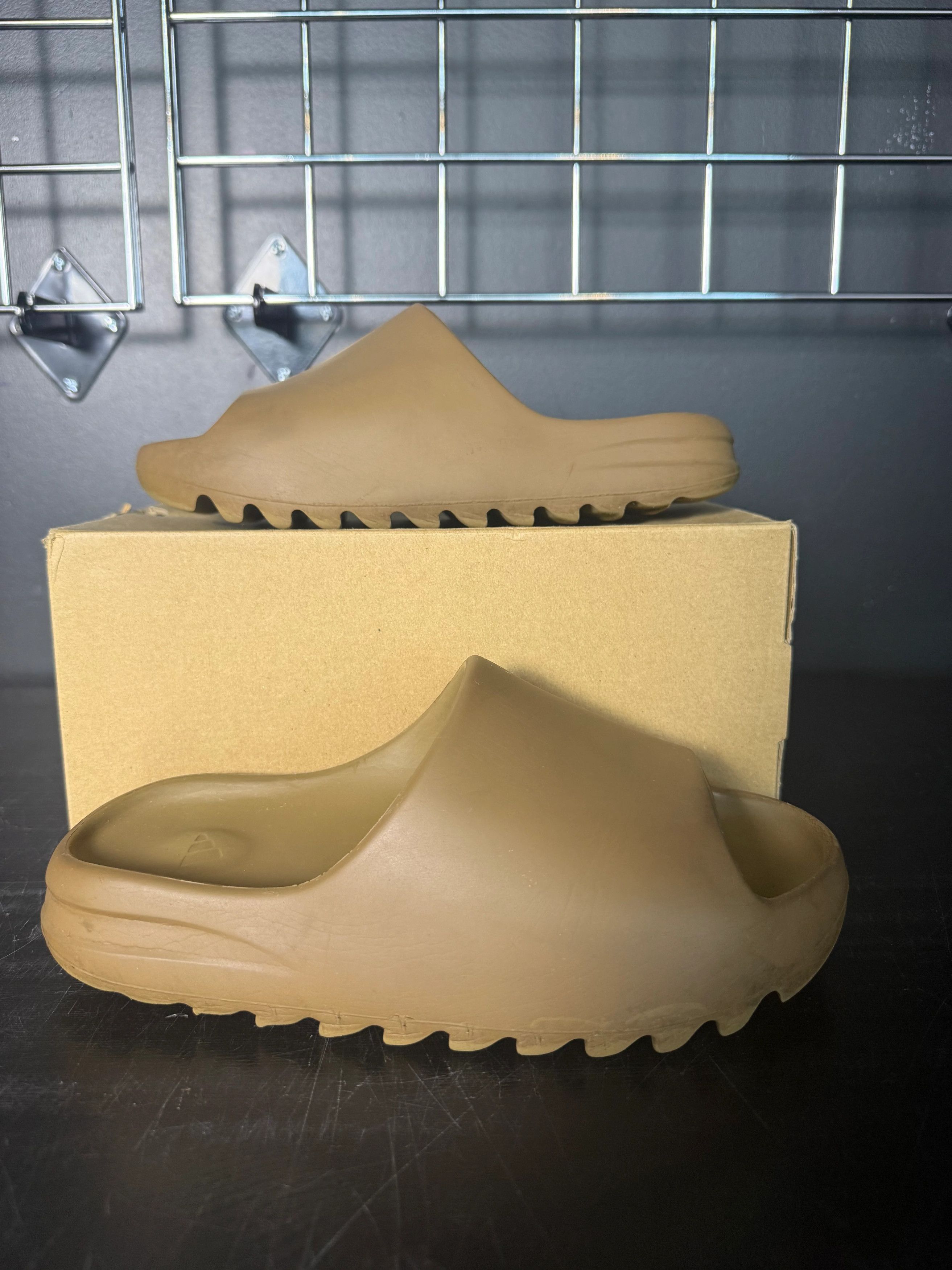 Yeezy Adidas Yeezy Slide "Core" **PRE-OWNED** - Size 6 Size US 6 / EU 39 - 1 Thumbnail