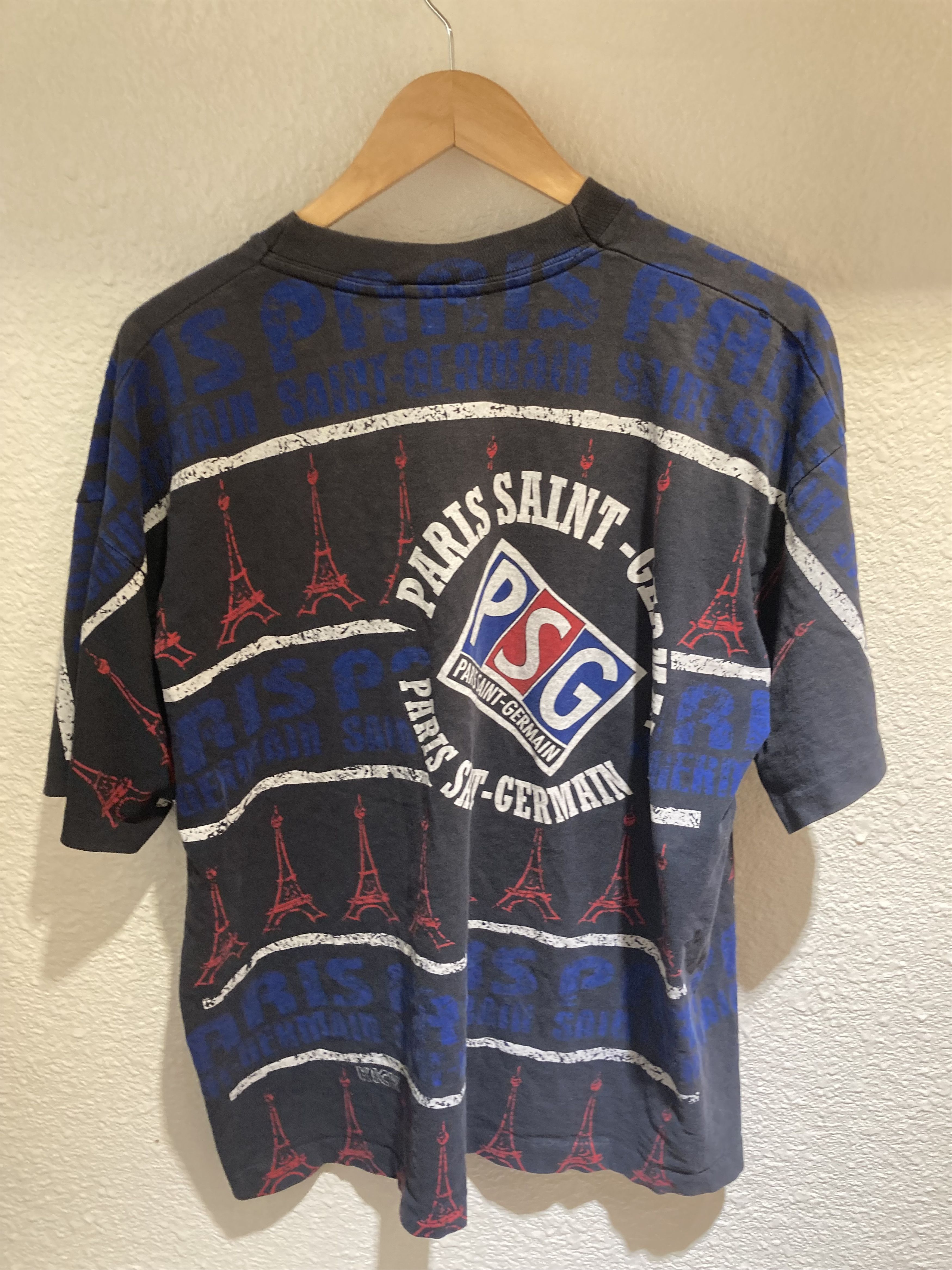 Vintage Vintage Paris Saint Germain All-over Print T-shirt ERD Size US XL / EU 56 / 4 - 3 Thumbnail