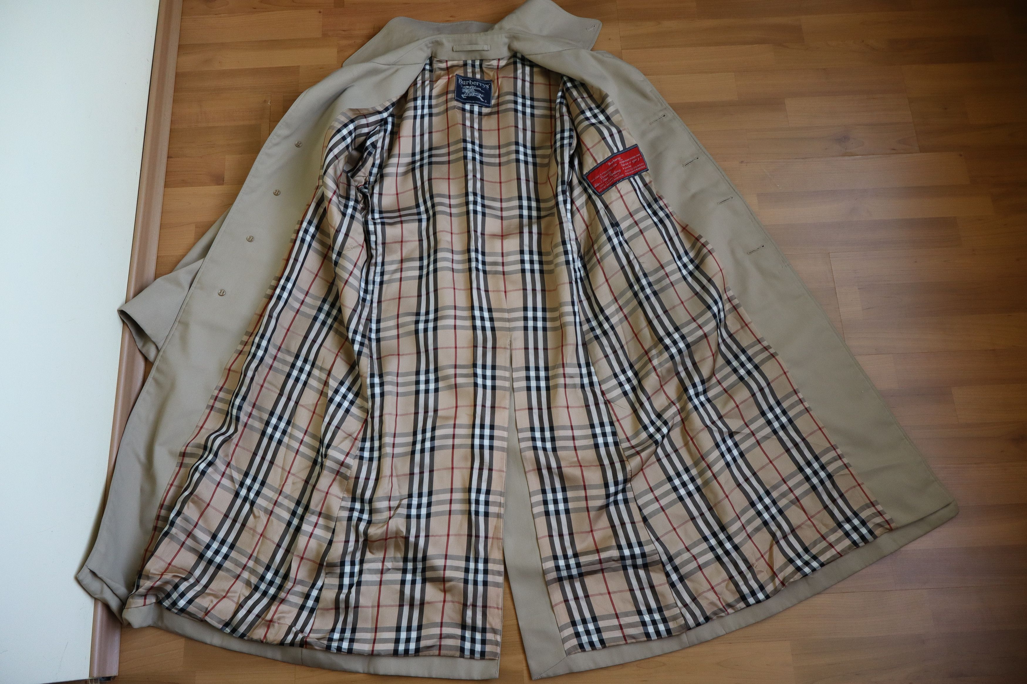 Burberry Burberry Mens Trench coat size L Size US L / EU 52-54 / 3 - 8 Thumbnail