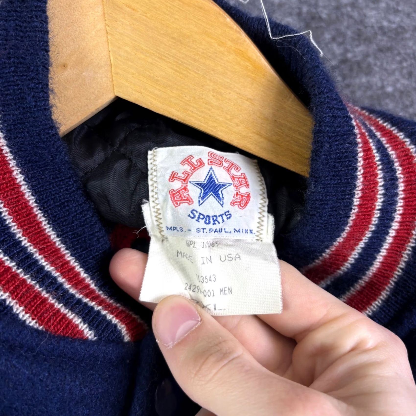 Vintage VINTAGE All Star Sports Falcons Varsity Jacket XL Navy Wool Leather Sleeves USA Varsity Jacket Wool Leather Sleeves Navy XL Mens Womens Boys Girls Size US XL / EU 56 / 4 - 5 Thumbnail
