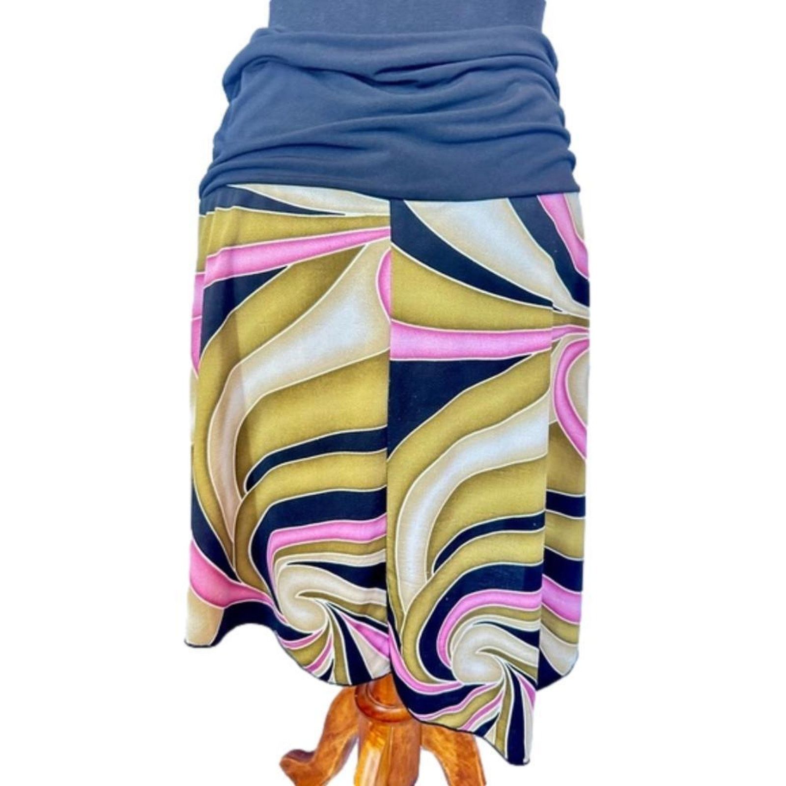 Designer Stylish Women's Swirl Print Skirt by Lila's Closet Size 36" / US 14 / IT 50 - 2 Thumbnail