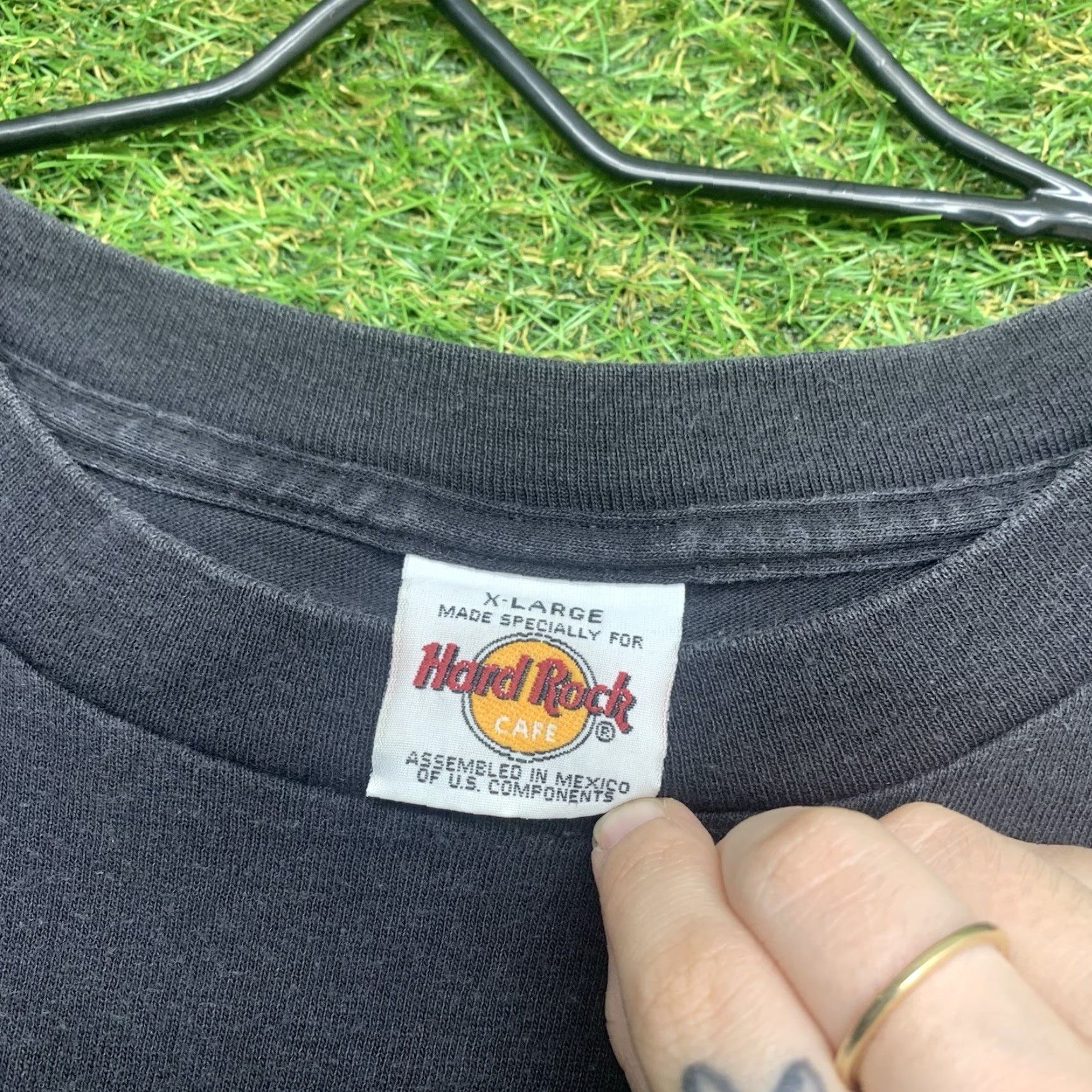 Hard Rock Cafe VINTAGE Hard Rock Cafe Shirt Mens XL Black Short Sleeve Flames Fire Guitar Music 90s y2k Size US XL / EU 56 / 4 - 3 Thumbnail