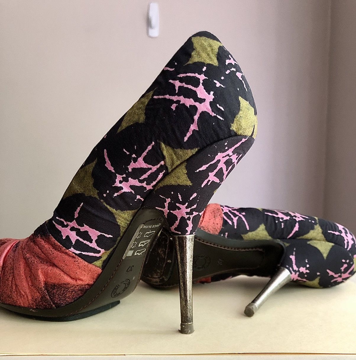 Dries Van Noten Dries Van Noten Runway SS08 Iconic Steel Heel Printed Pumps Size US 7 / IT 37 - 3 Thumbnail