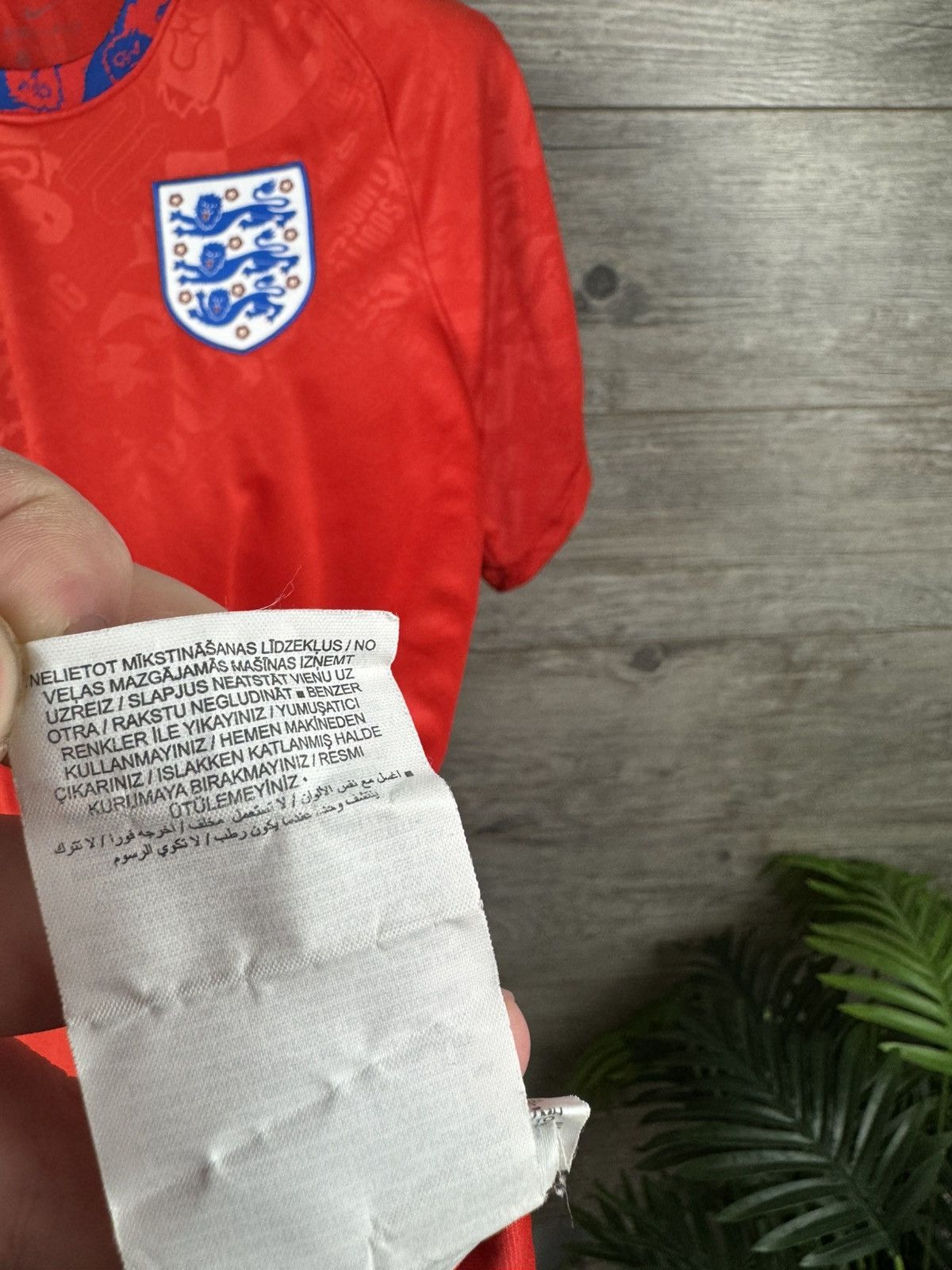 Nike Nike England Soccer Jersey Football Shirt Size M Size US M / EU 48-50 / 2 - 9 Thumbnail