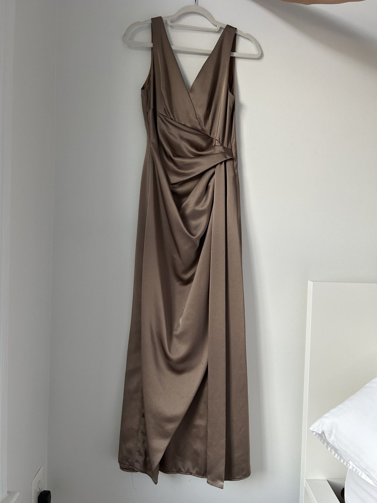 Bcbgmaxazria BCBG Max Azria Satin Evening Gown - Size 6 Size S / US 4 / IT 40 - 1 Thumbnail