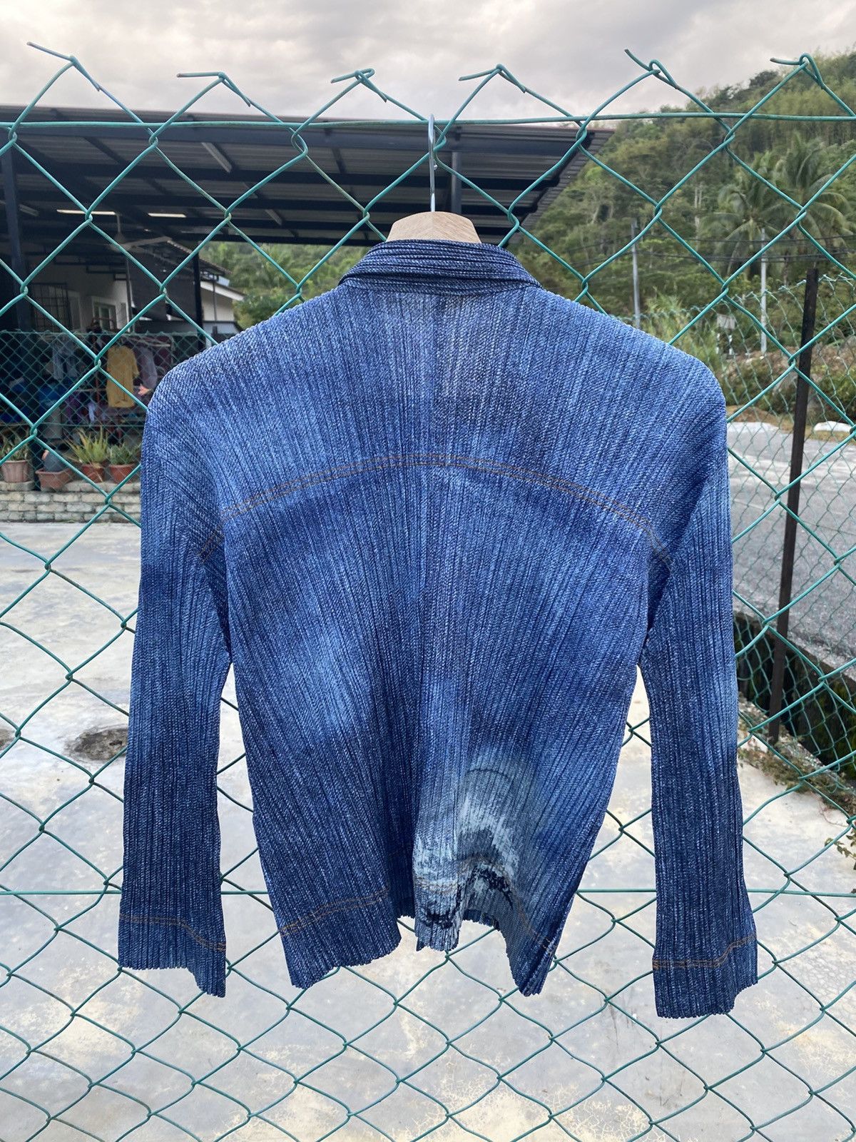 Pleats Please Issey Miyake PLEATS PLEASE Denim Transfer Printed Hem Cutting Jacket Size M / US 6-8 / IT 42-44 - 2 Thumbnail