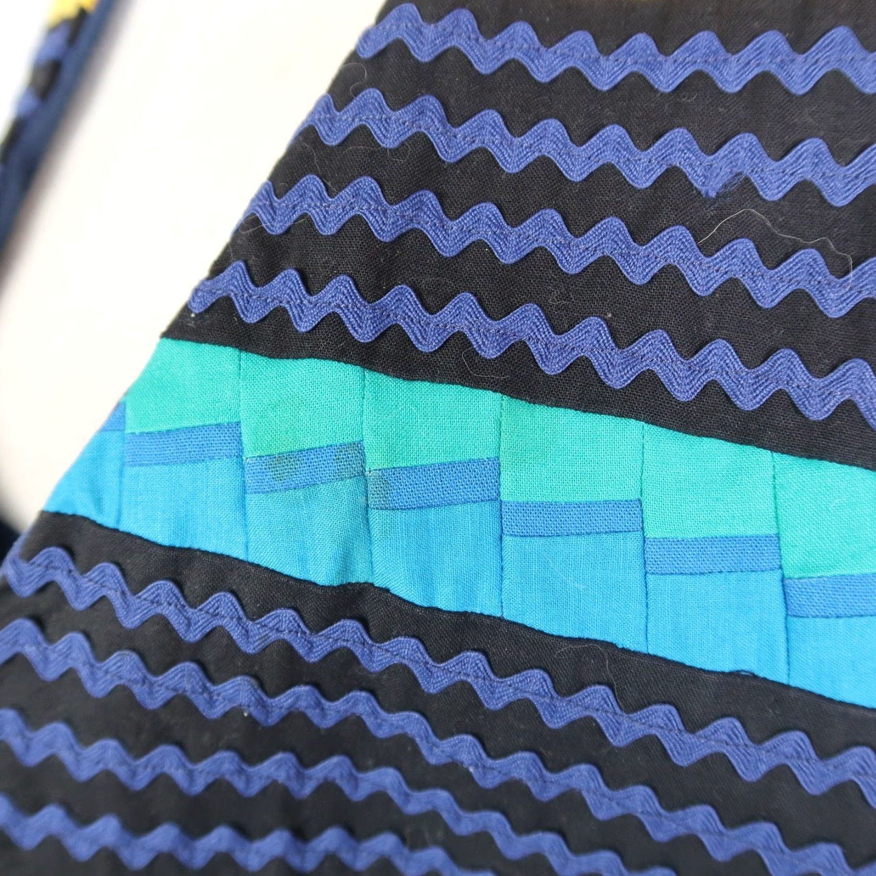 Vintage VINTAGE Southwestern Geometric Patchwork Vest L Black Blue Geometric 80s 90s Hippie Bohemian Western Casual Women Vest Size L / US 10 / IT 46 - 6 Thumbnail