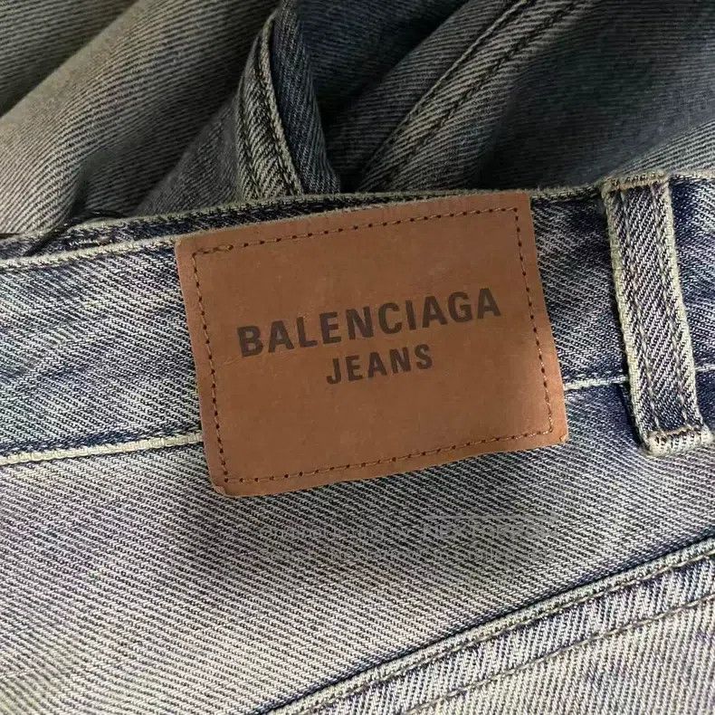 Balenciaga Balenciaga size XS Washed Denim Jeans Size US 27 - 3 Thumbnail