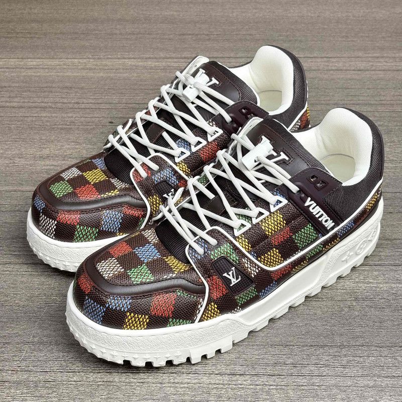 Louis Vuitton Louis Vuitton Men's Leather Logo Low-Top Sneakers 0079 Size US 8 / EU 41 - 1 Thumbnail