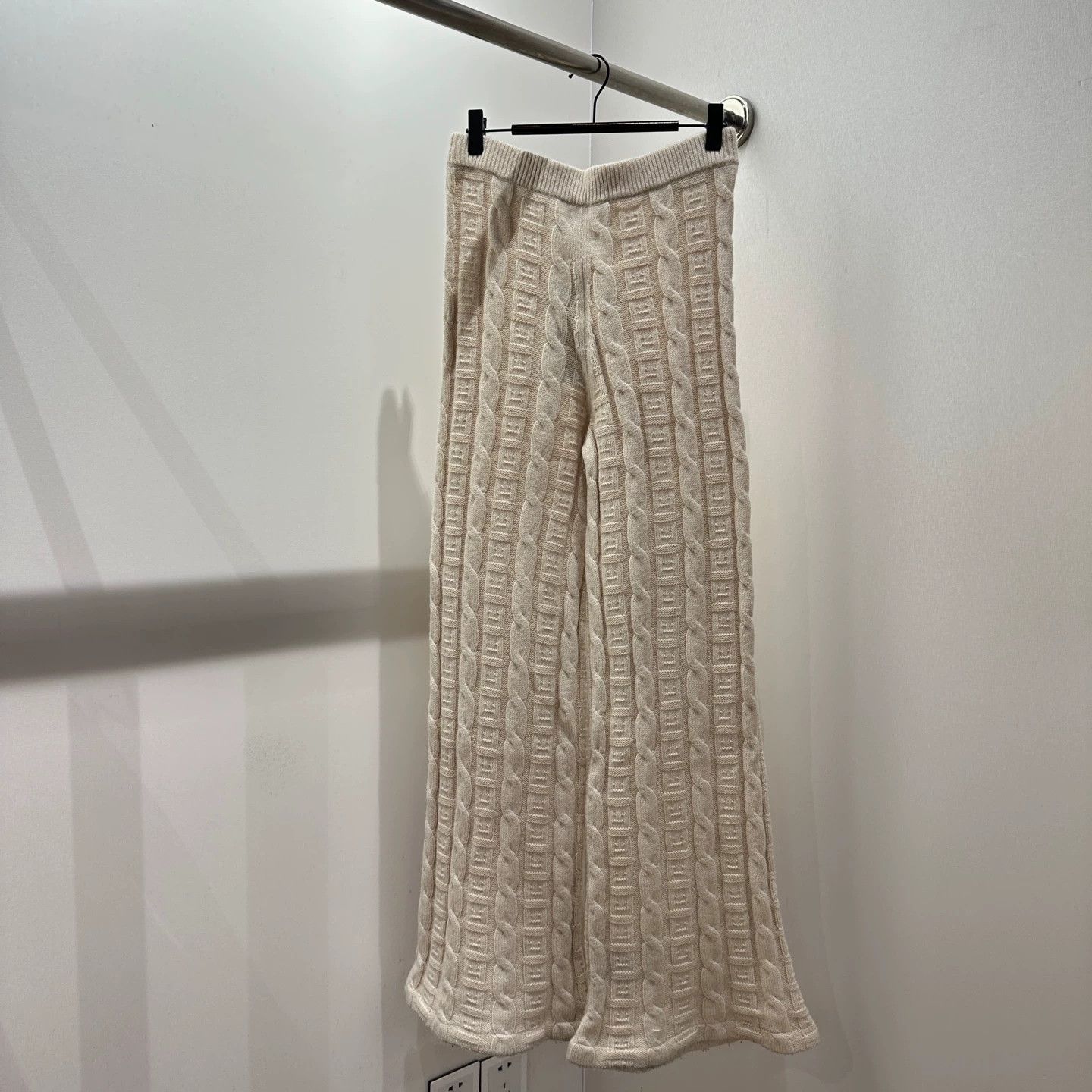 Acne Studios Acne Studios mar618 Smiley All Over Knit Wool Pants XS Size 25" / US 0 / IT 36 - 2 Thumbnail