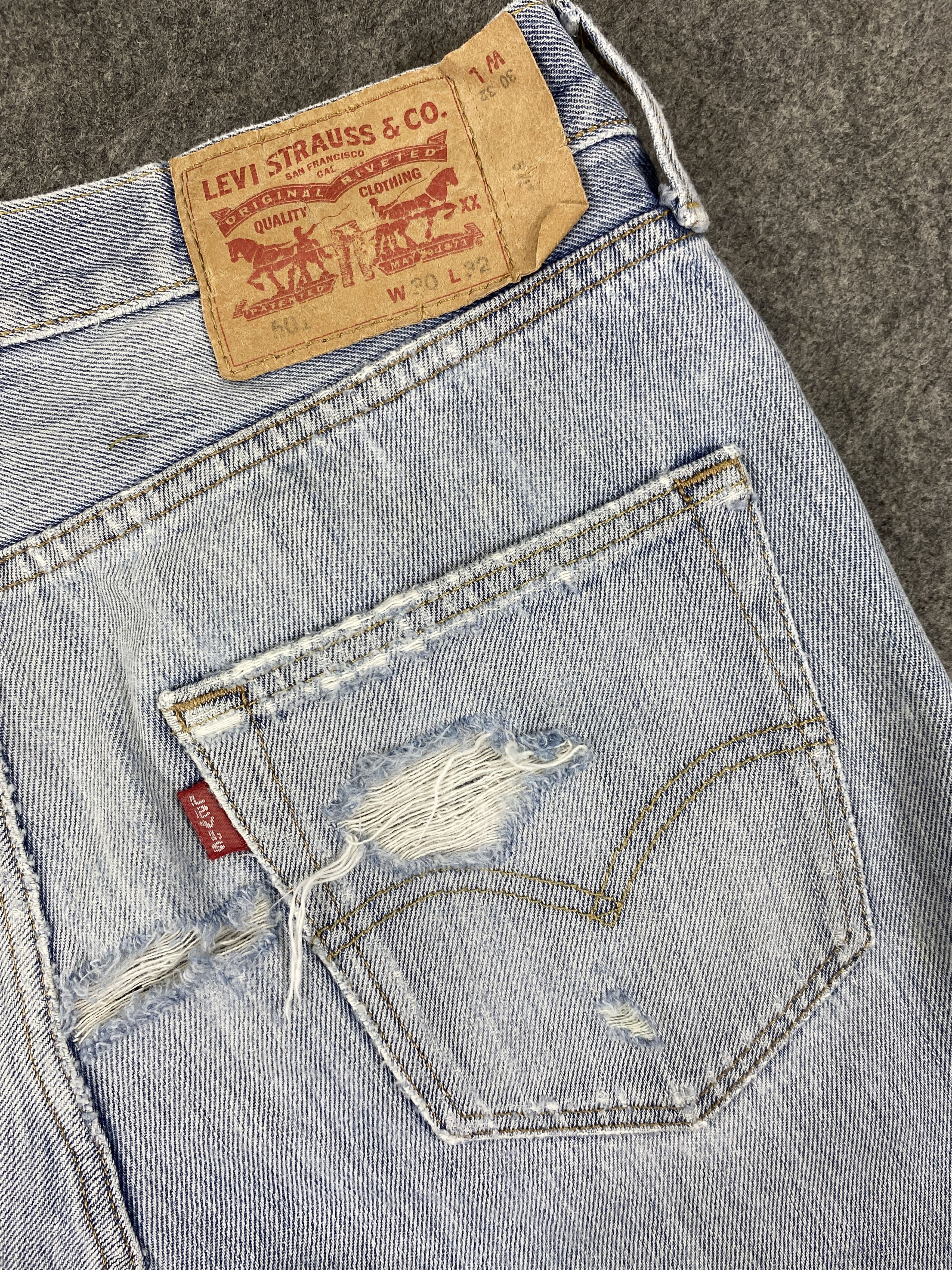 Levi's Light Blue Wash Vintage Levi's 501 32x32.5 Denim JN2455 Size US 32 / EU 48 - 13 Thumbnail