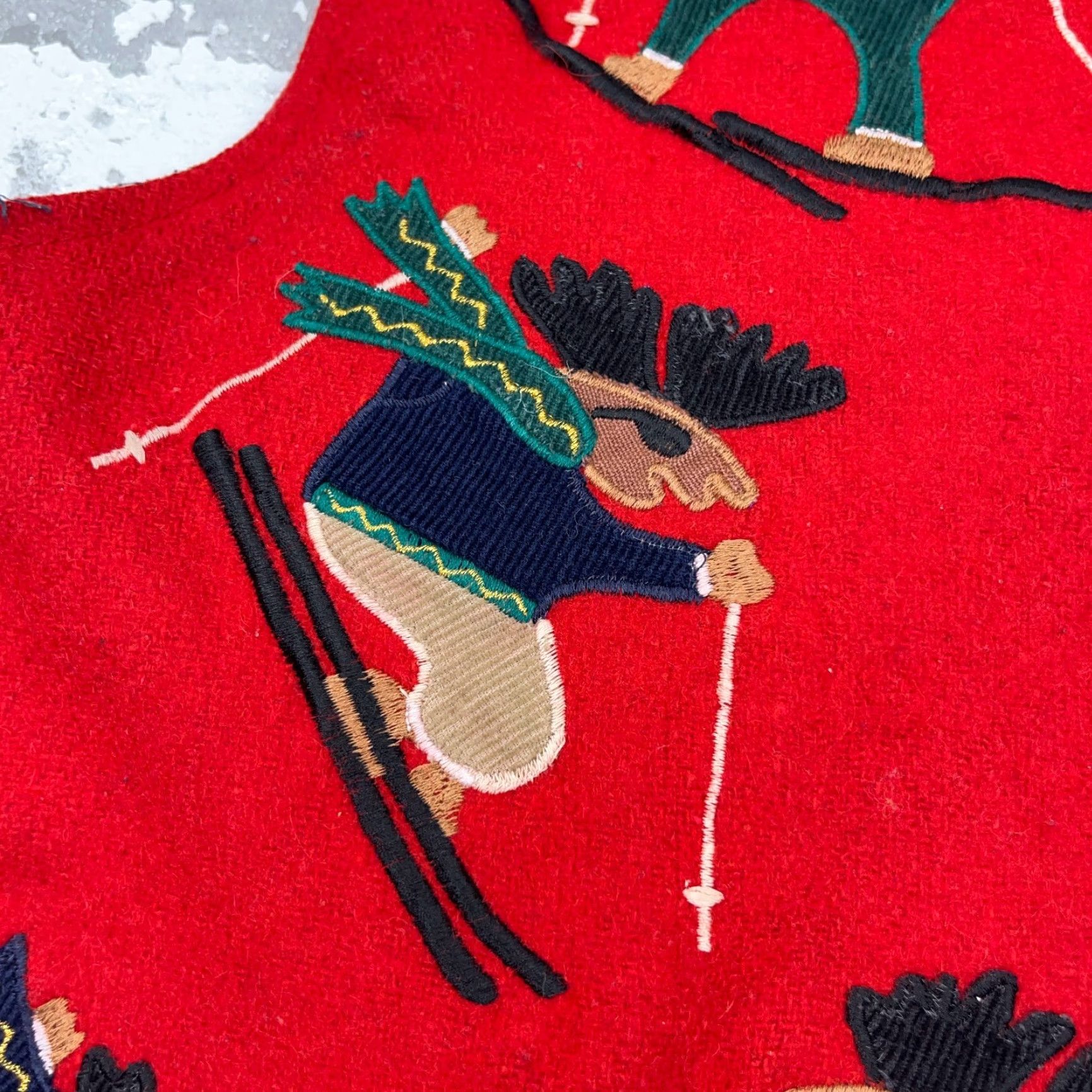 Vintage VINTAGE Christmas Vest Women Large Red Wool Acrylic Knit 90s Retro Cardigan Skiing Reindeer Logo Heavyweight Muscle Women Size L / US 10 / IT 46 - 3 Thumbnail