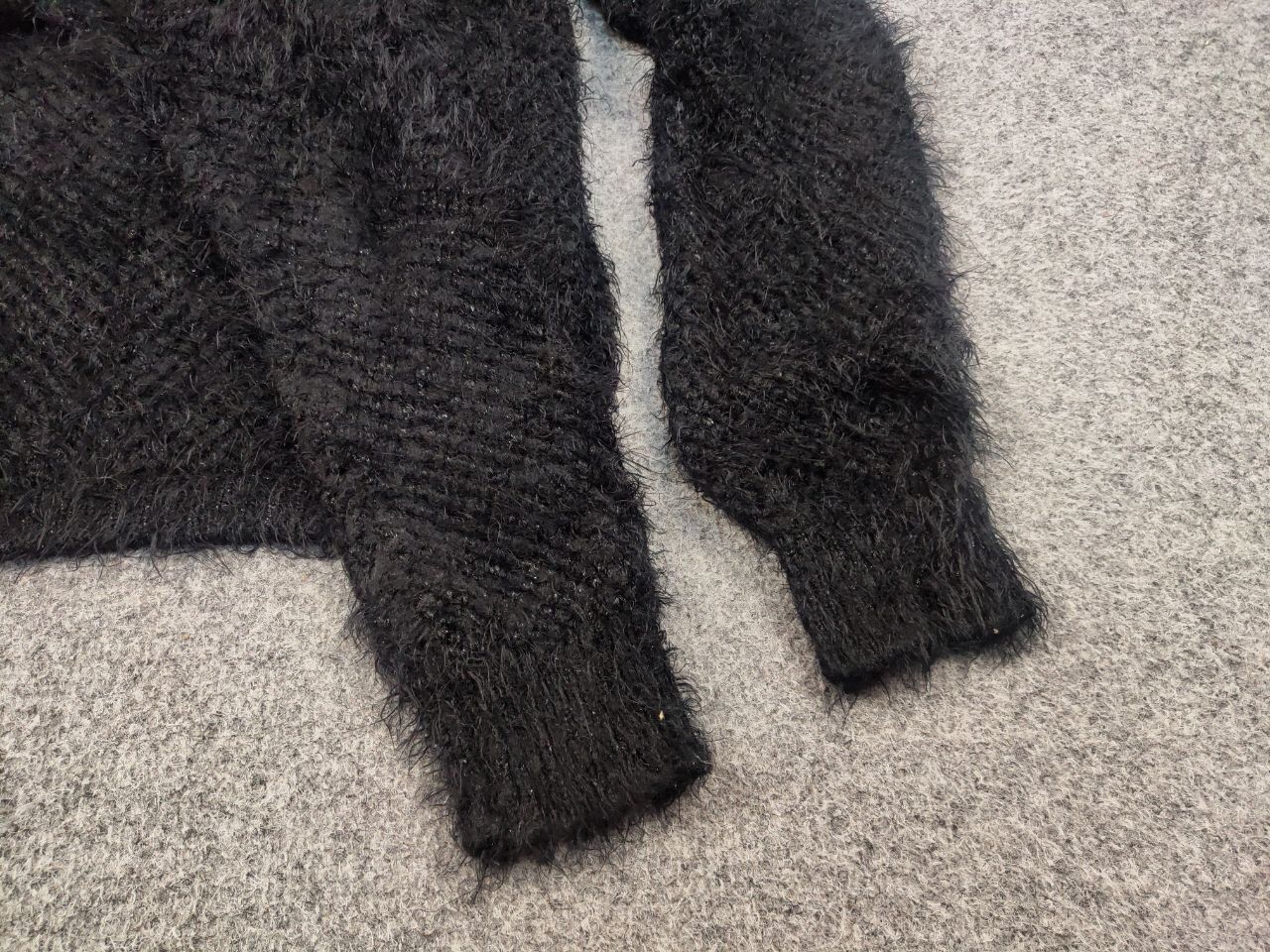 Japanese Brand Vintage Japanese Black Mohair Style Fuzzy Sweater Y2K Hype Size US S / EU 44-46 / 1 - 12 Thumbnail