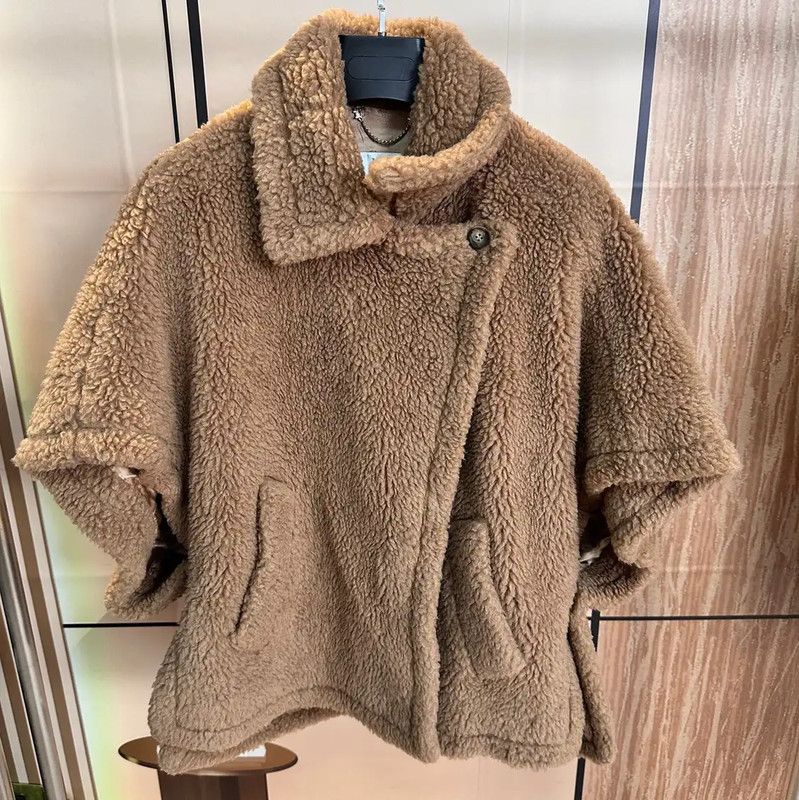 Max Mara MaxMara Cozy Camel Color Women's Coat 0089 Size M / US 6-8 / IT 42-44 - 1 Thumbnail