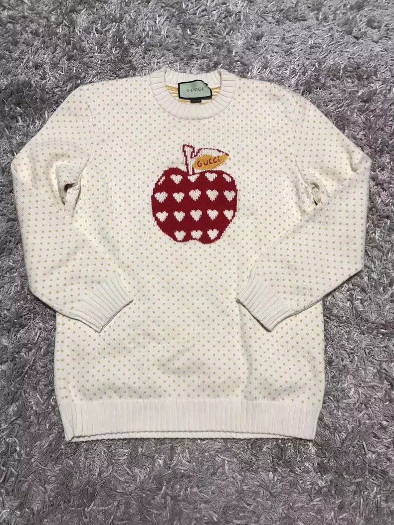 Gucci Gucci Apple Heart Sweater in Beige Color - dmc Size US L / EU 52-54 / 3 - 1 Thumbnail