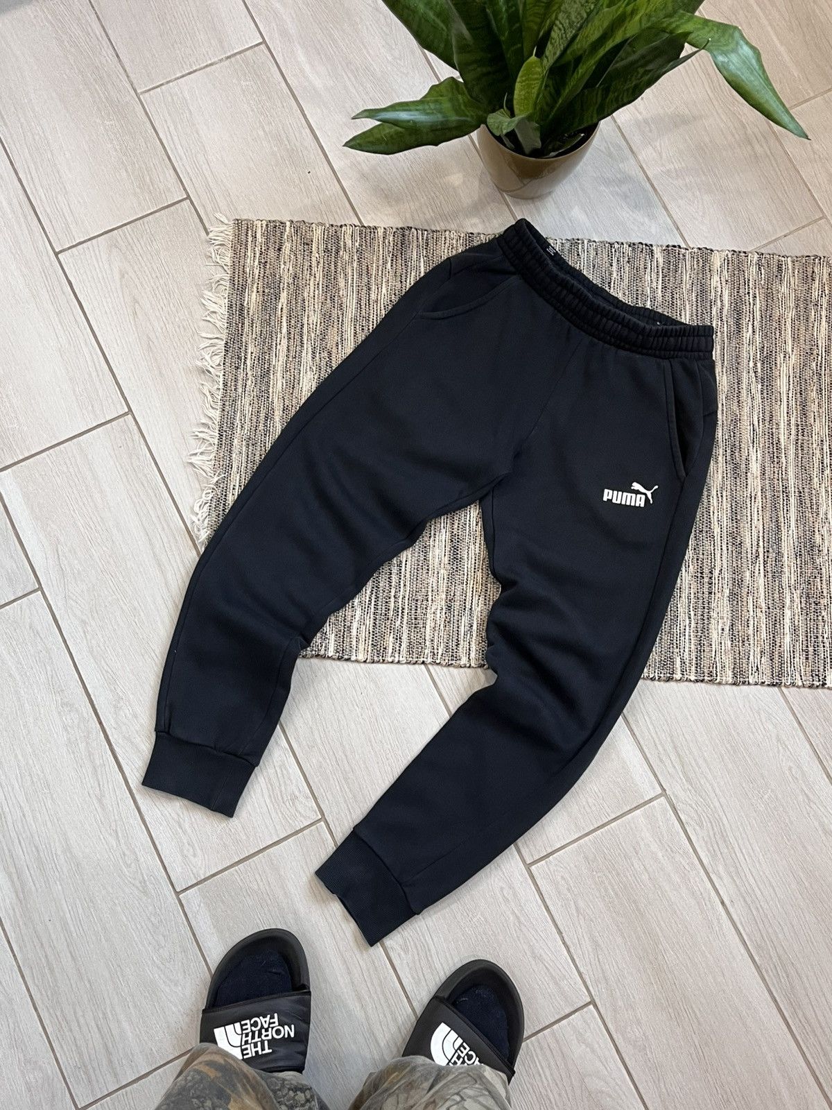 Puma × Vintage Puma Sweatpants faded black fleece pants minimalistic Size US 30 / EU 46 - 1 Thumbnail