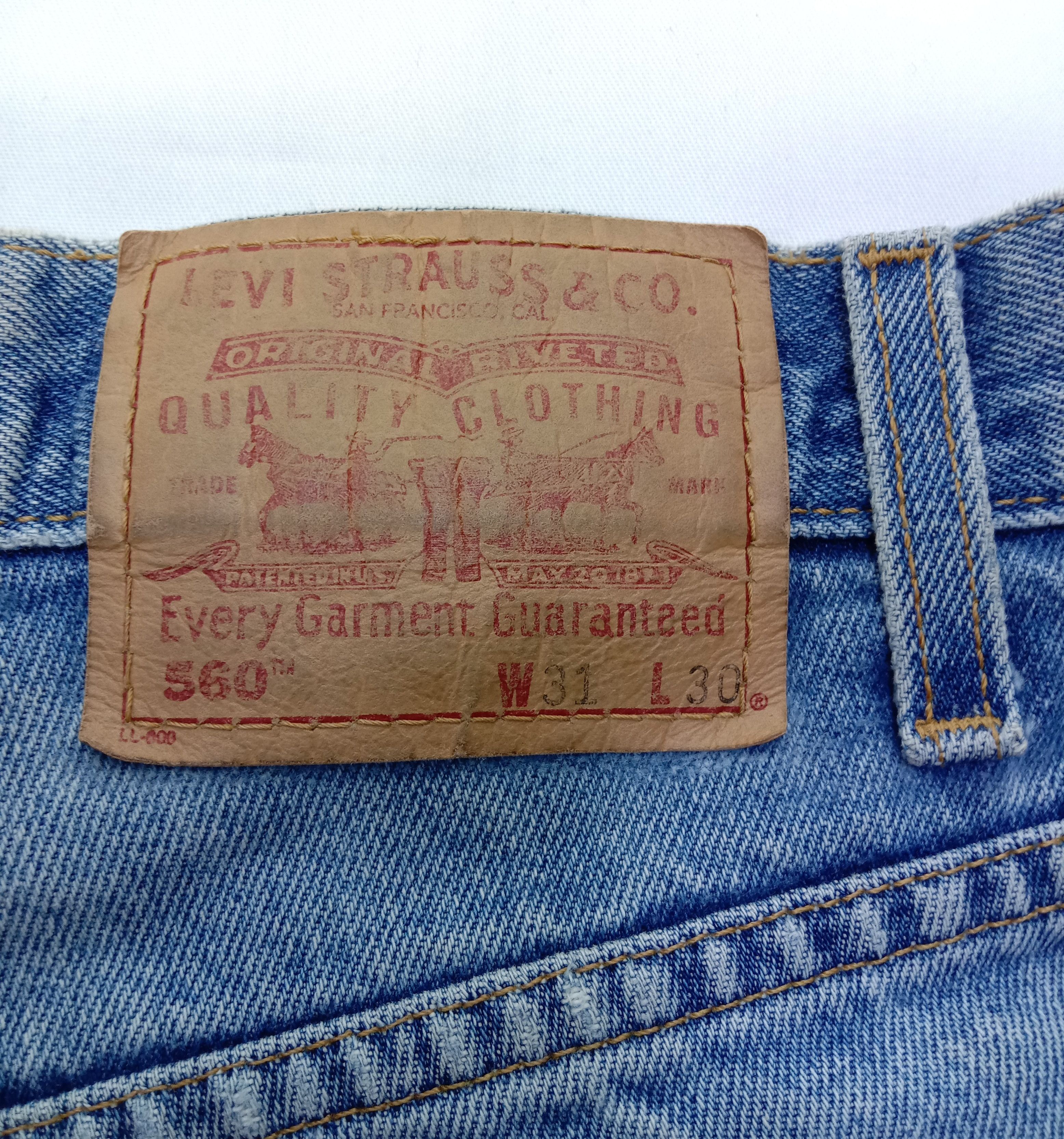 Levi's Vintage Levi's 560 Jeans Loose Fit Tapered Leg Denim Size US 31 - 14 Thumbnail