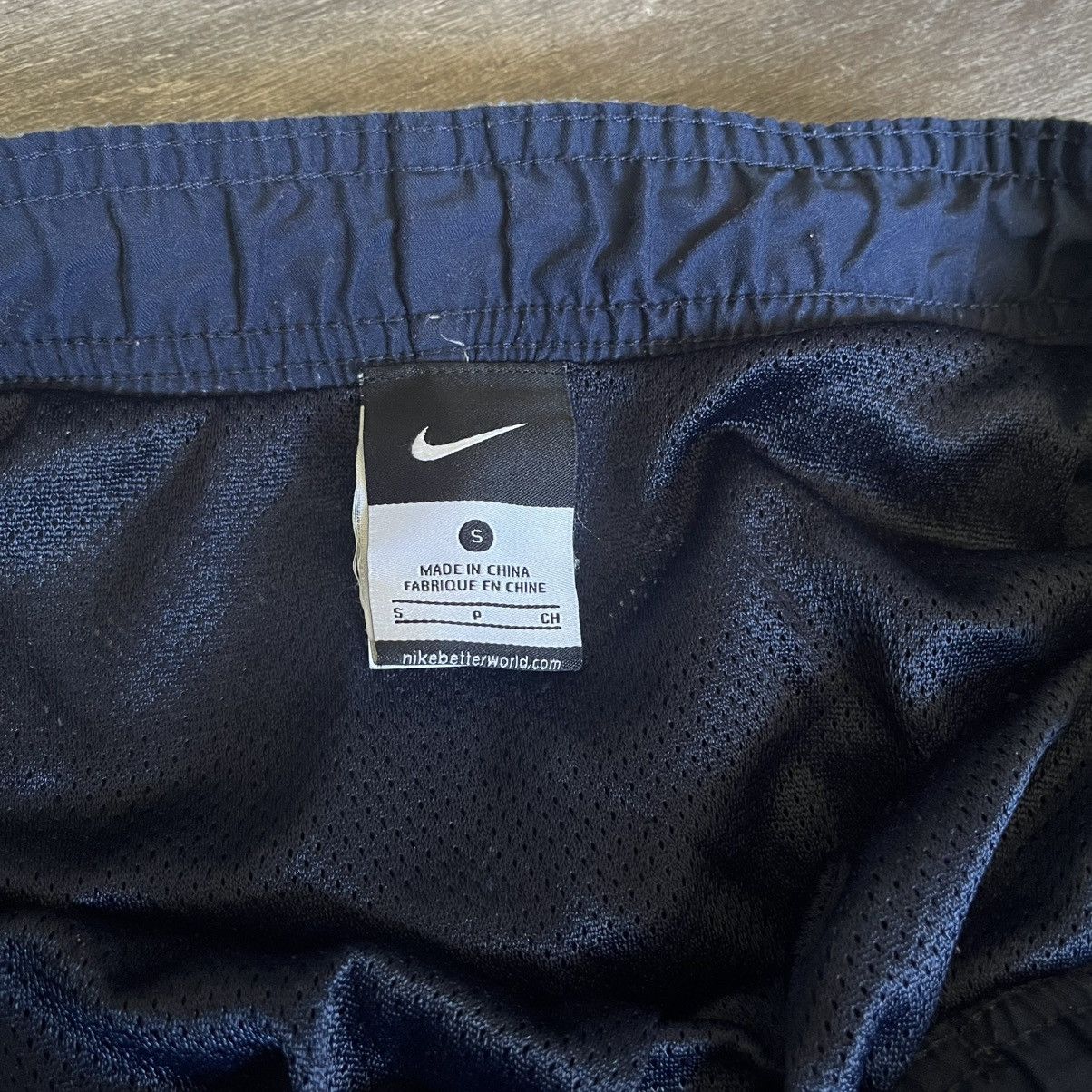 Nike Vintage 2000s Nike Basic Swoosh Logo Nylon Board Shorts Sz S Size US 32 / EU 48 - 6 Thumbnail