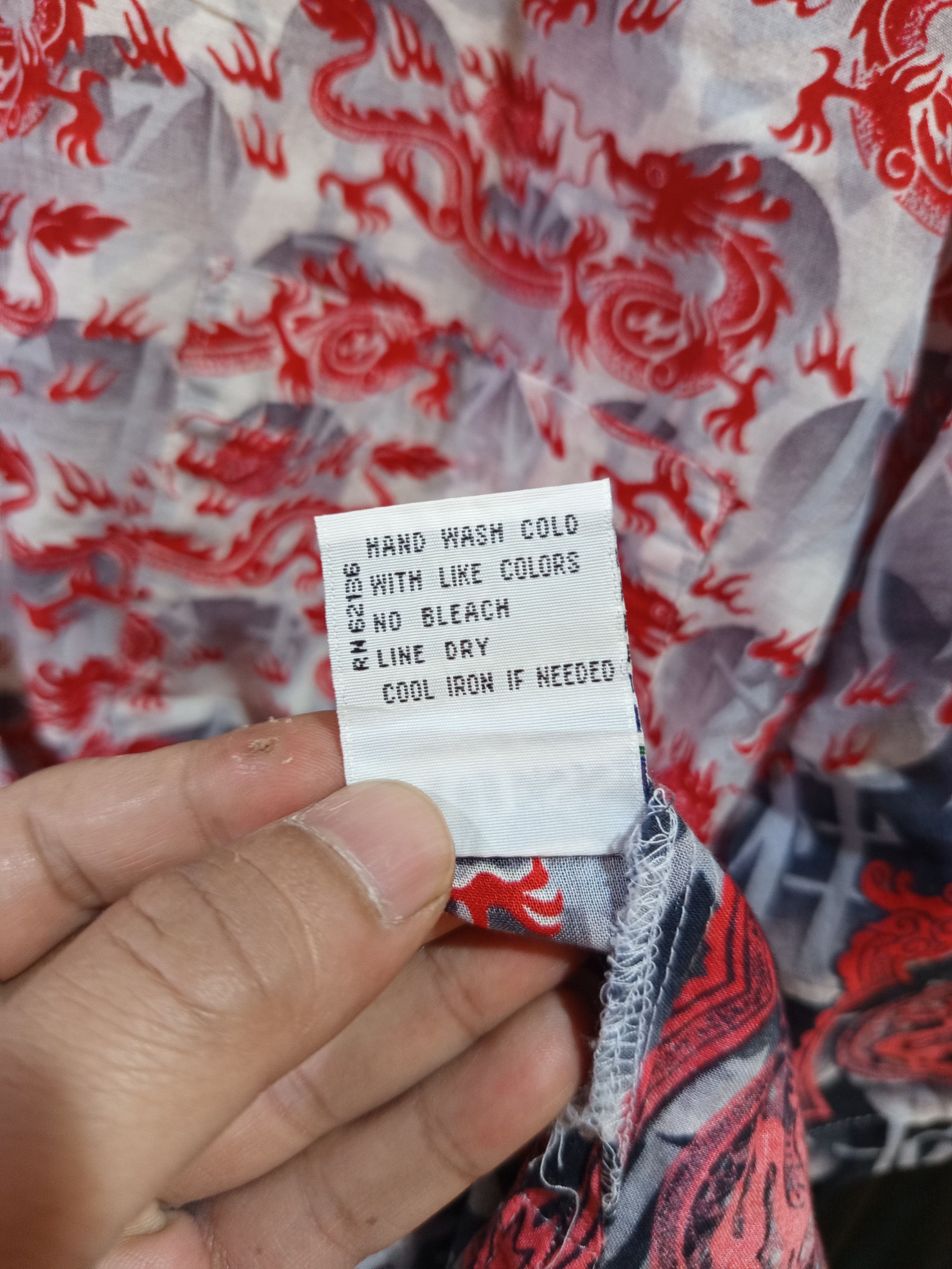 Guess Vintage Guess Jeans Dragon All Over Print Shirt Y2K Size US XL / EU 56 / 4 - 16 Thumbnail