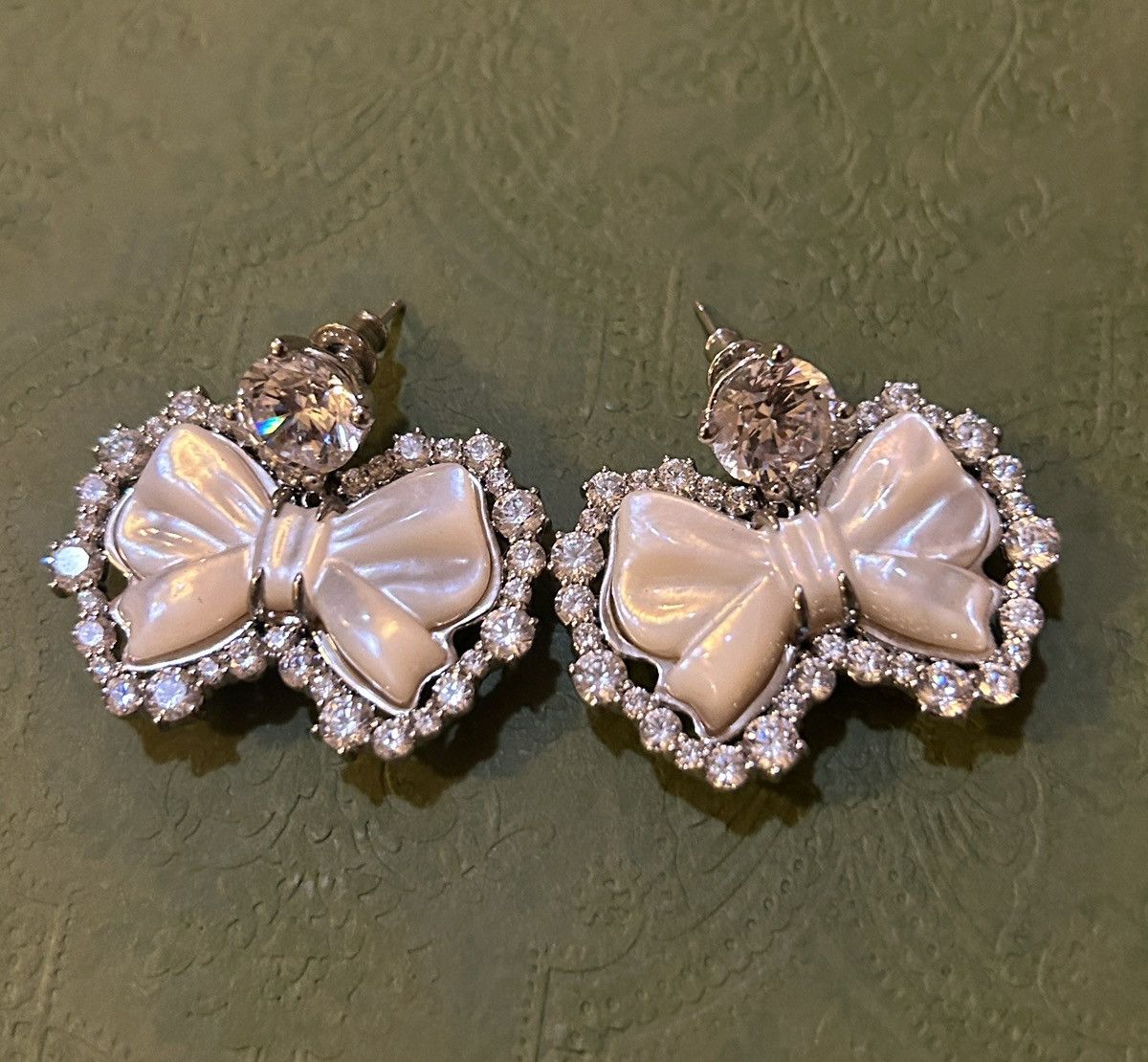 Shushu/Tong SHUSHU/TONG White Crystal YVMIN Edition Bow Earring Size ONE SIZE - 2 Thumbnail