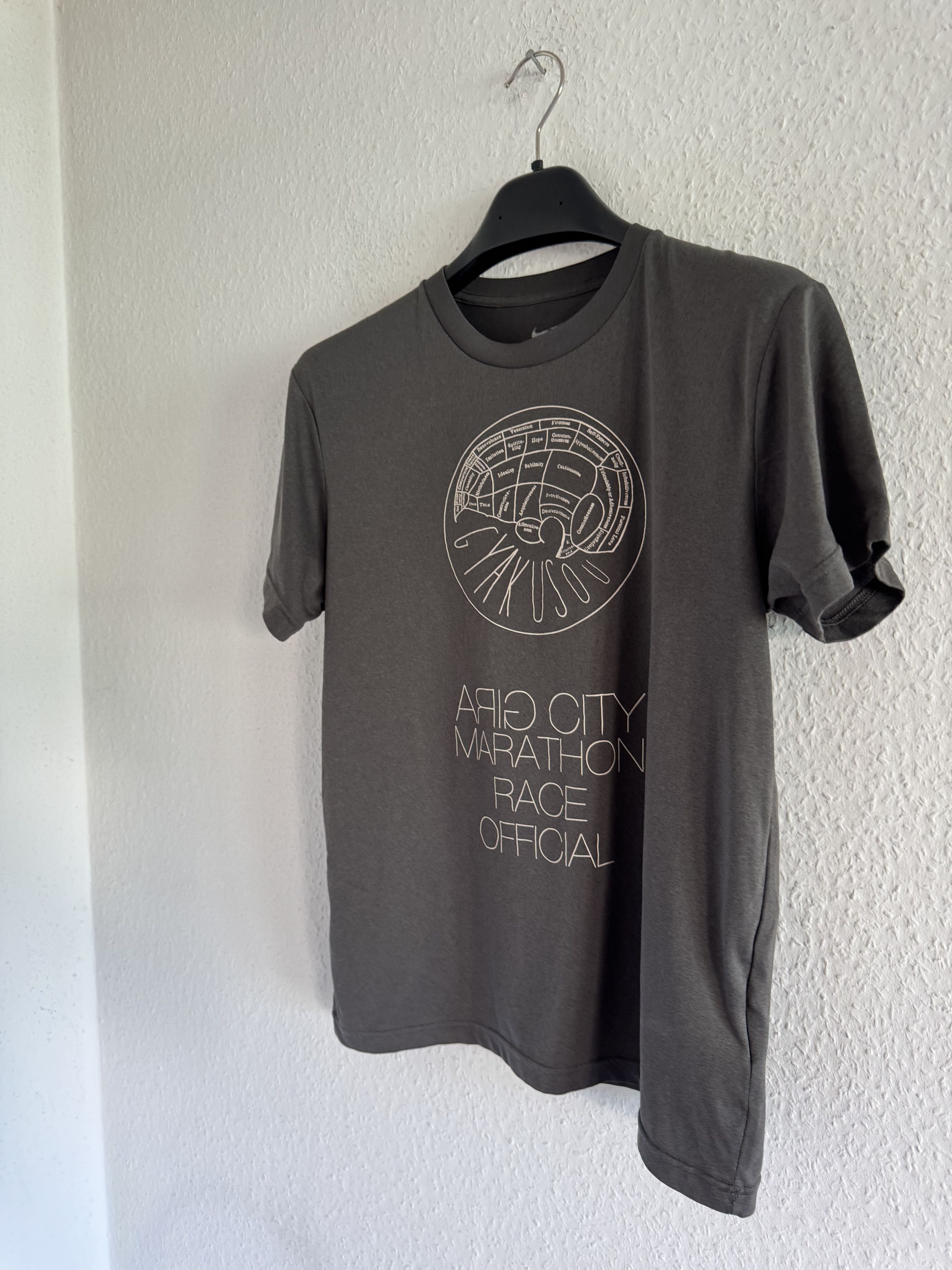 Nike × Undercover Gyakusou “Gira City Marathon” Finisher Dri-Fit T-Shirt Size US XL / EU 56 / 4 - 3 Thumbnail