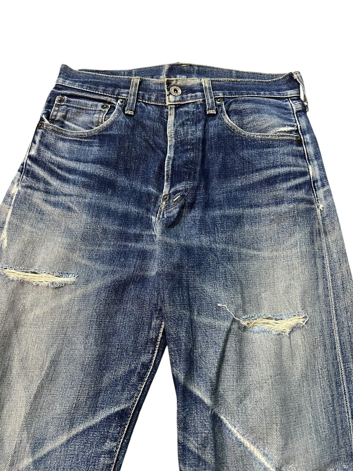 Levi's LEVI’S 702 BIG E BACKLE BACK SELVEDGE FADED DISTRESSED JEAN Size US 28 / EU 44 - 3 Thumbnail