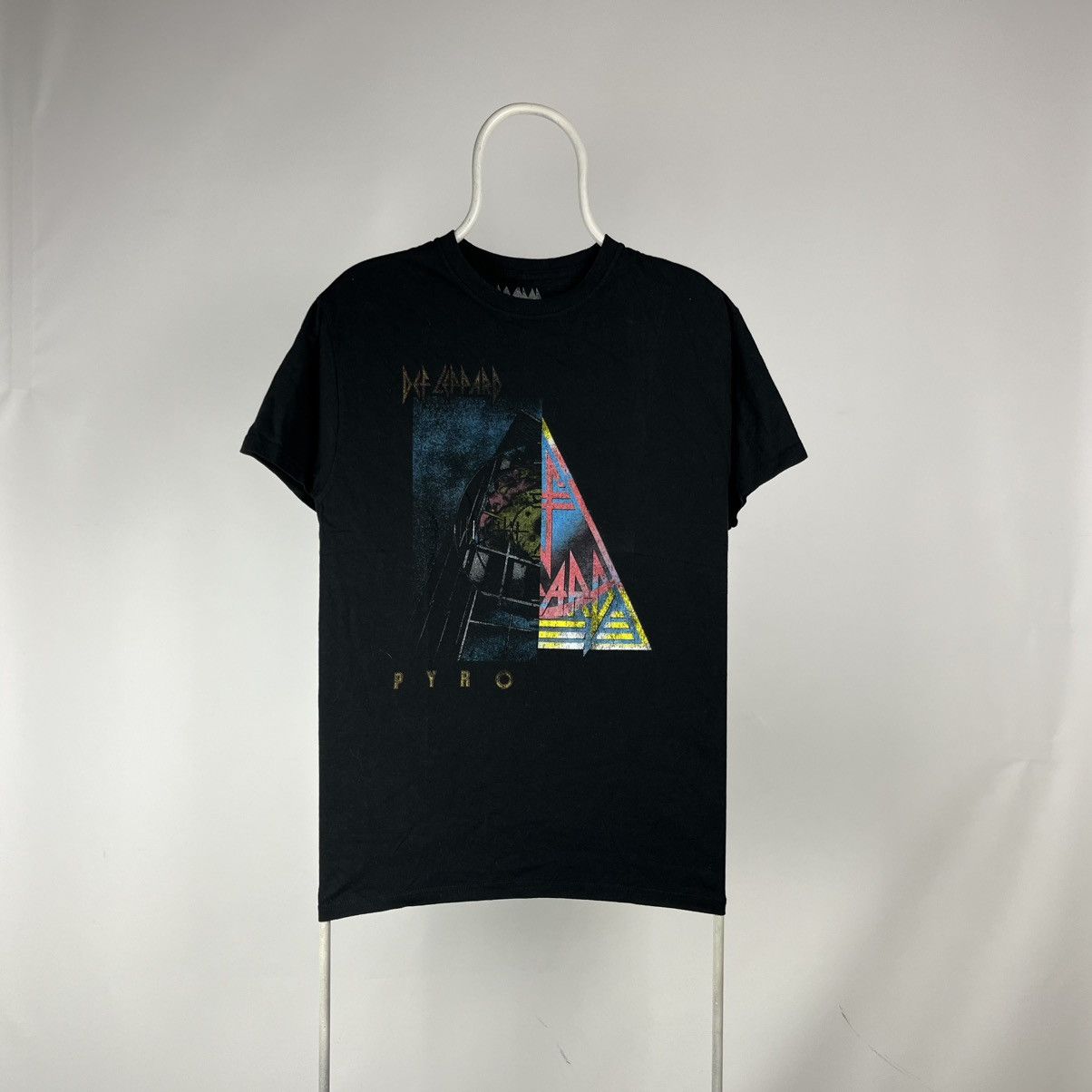 Def Leppard Def Leppard Mens PYRO Rock Music T-shirt Size Medium Size US M / EU 48-50 / 2 - 1 Thumbnail