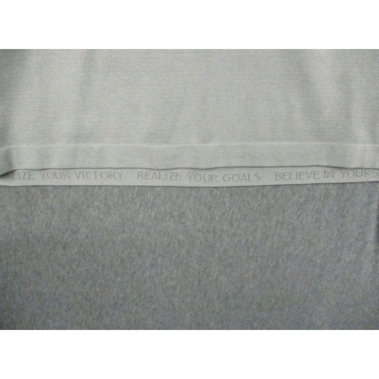 Lululemon Lululemon Shirt Mens Large Gray V Neck Seamless Short Sleeve Athletic Running Size US L / EU 52-54 / 3 - 3 Thumbnail