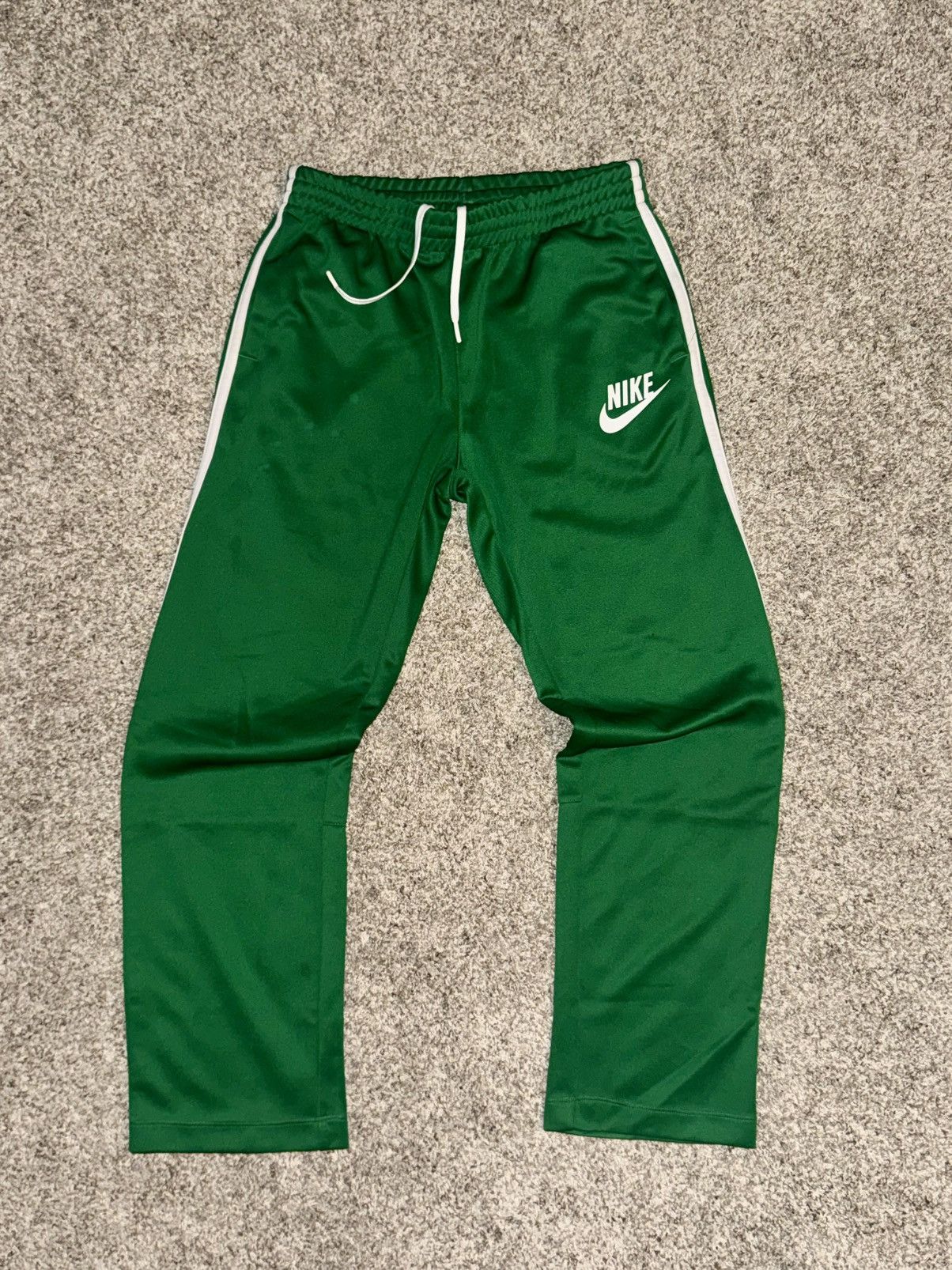 Nike Green Vintage Nike Track Pants Size US 30 / EU 46 - 1 Thumbnail