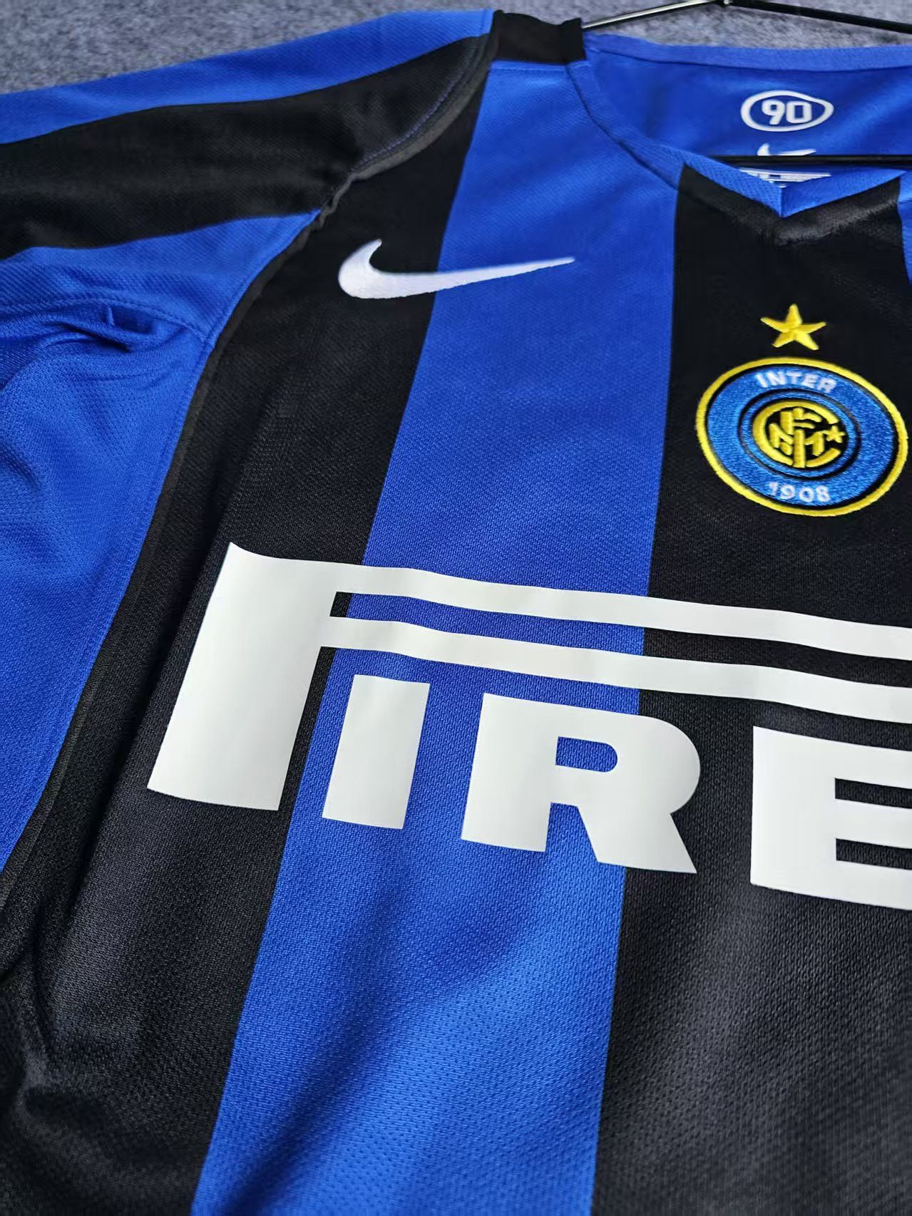 Other 2004 2005 Inter milan #32 Christian Vieri Jersey Size US S / EU 44-46 / 1 - 3 Thumbnail