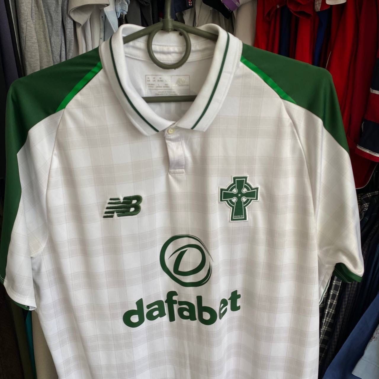 New Balance × Vintage Men’s New Balance FC Celtic Magners big logo jersey Size US M / EU 48-50 / 2 - 2 Thumbnail