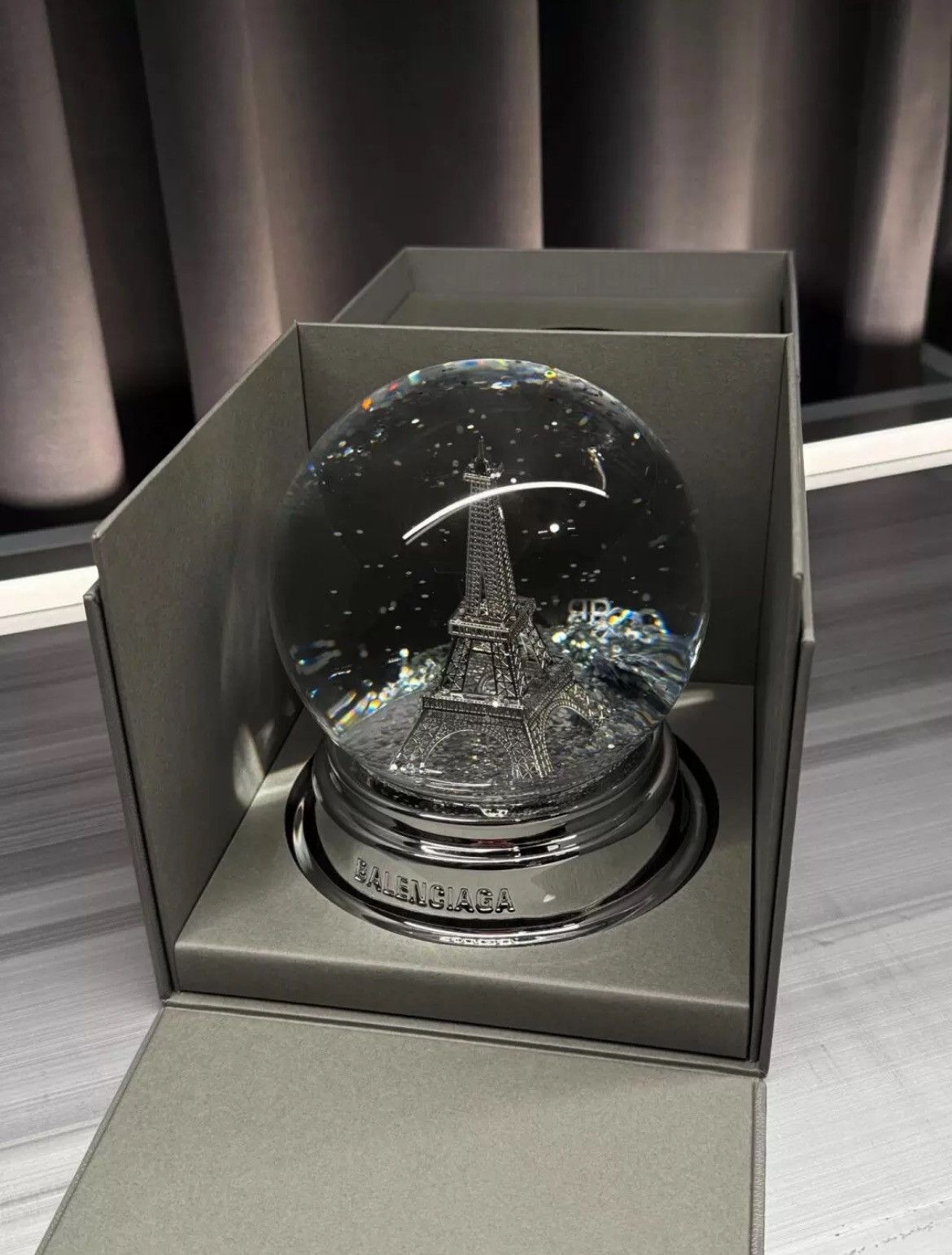 その他 BALENCIAGA THE SNOW GLOBE BALENCIAGA Large Cool Snow Globe Dome Without Box | eBay