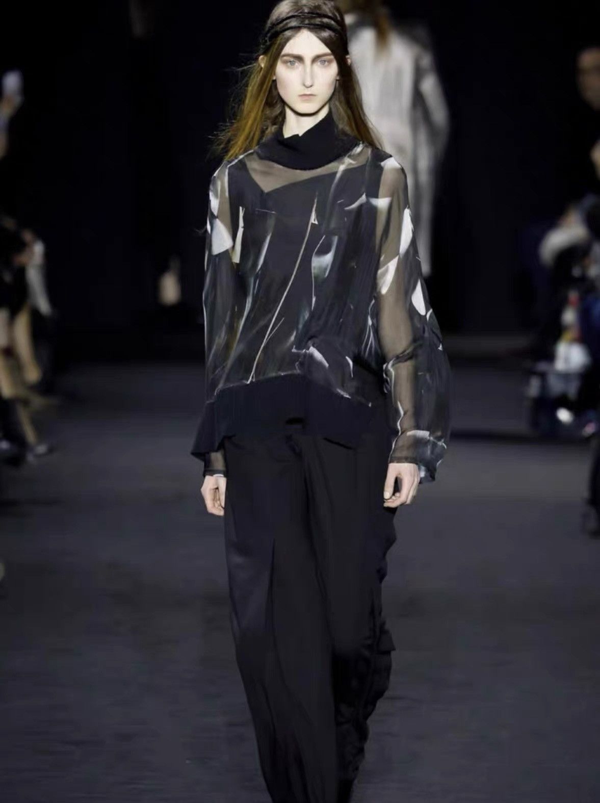 Ann Demeulemeester Ann Demeulemeester's runway-inspired silk geometric top Size XS / US 0-2 / IT 36-38 - 3 Thumbnail