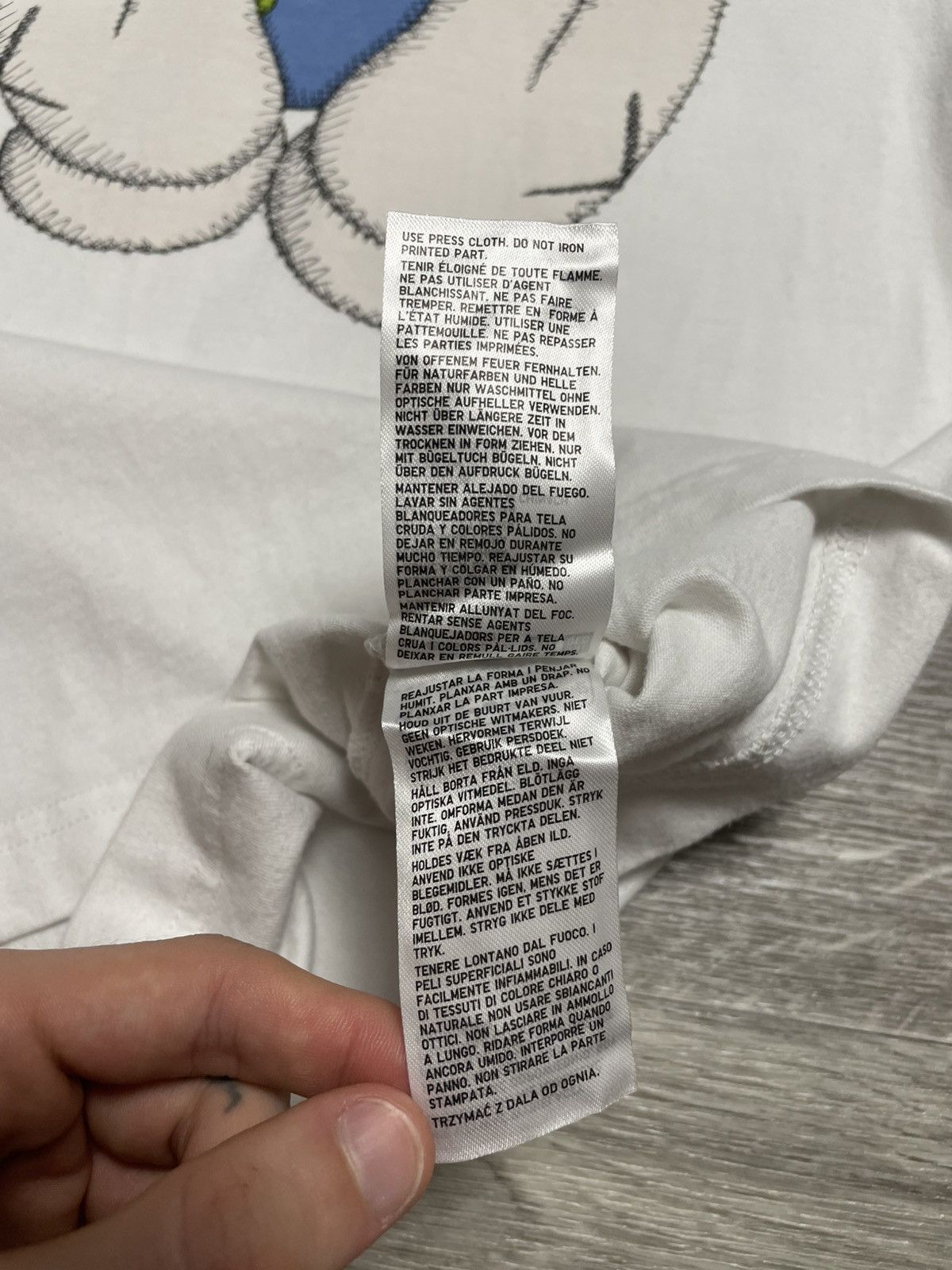 Kaws × Uniqlo Kaws x Uniqlo Peace For All T-Shirt Size US M / EU 48-50 / 2 - 8 Thumbnail
