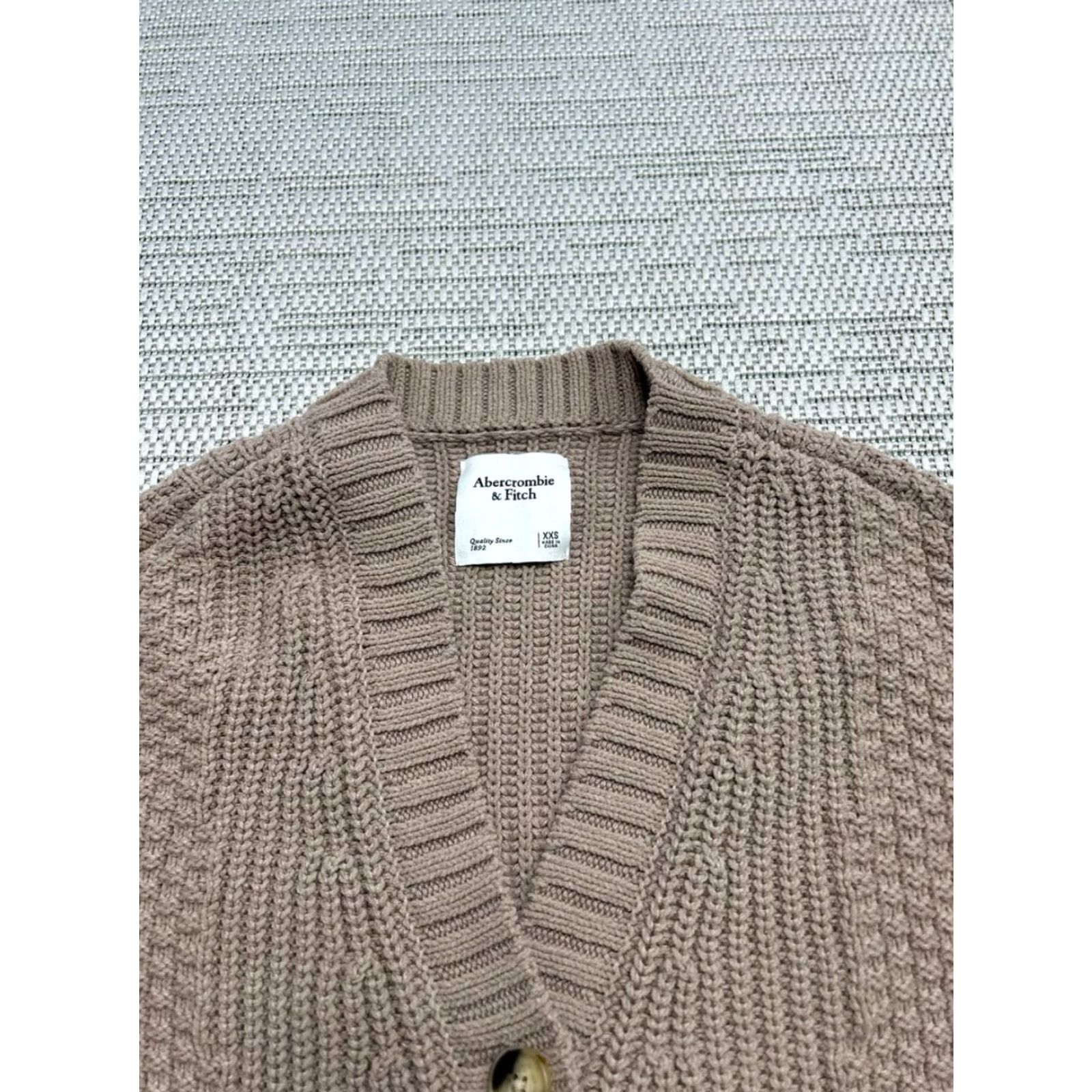 Abercrombie & Fitch Abercrombie & Fitch Sweater Cardigan Womens XS Brown Knit V-Neck Long Sleeve Regular Fit - Solid Knit, Machine Washable Size XXS / US 00 / IT 34 - 2 Thumbnail