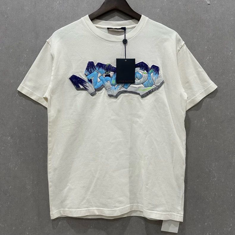 Louis Vuitton Louis Vuitton White graffiti short sleeves Size US S / EU 44-46 / 1 - 1 Thumbnail