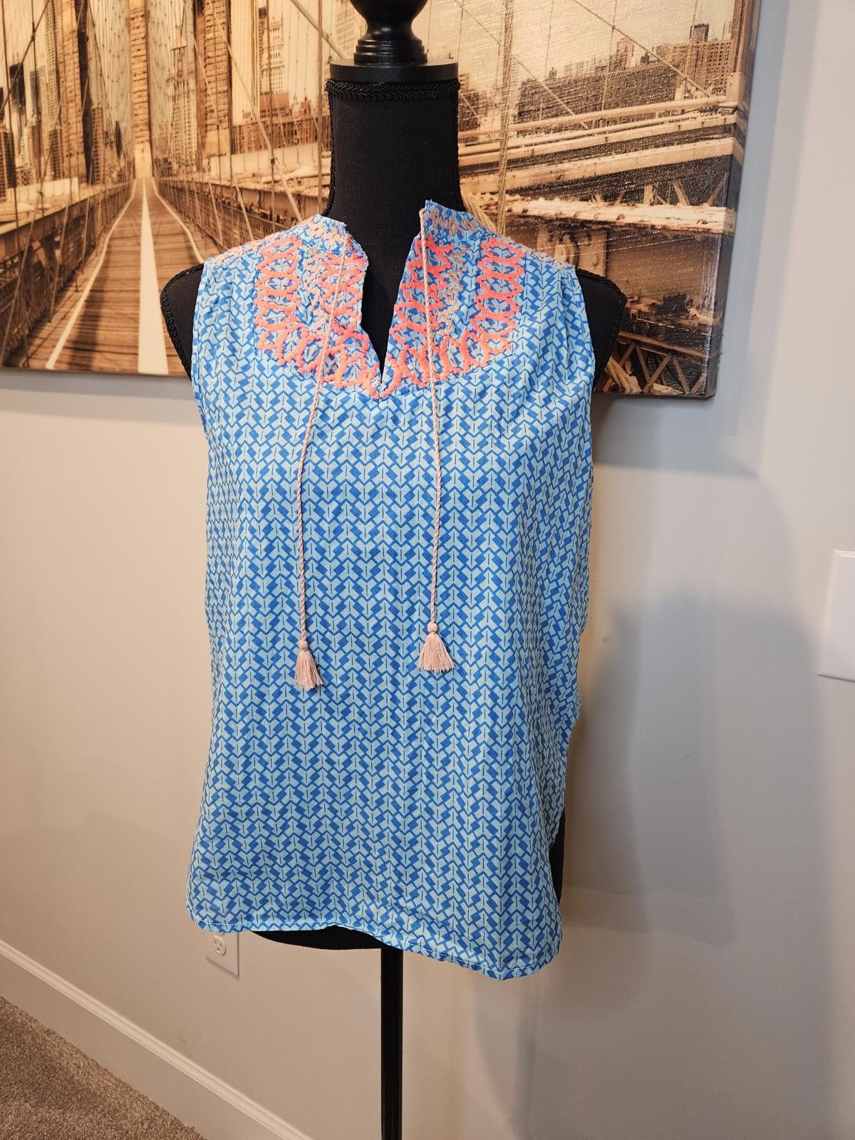 J.Crew J. Crew Stylish Blue Embroidered Tank Top Size XS / US 0-2 / IT 36-38 - 1 Thumbnail