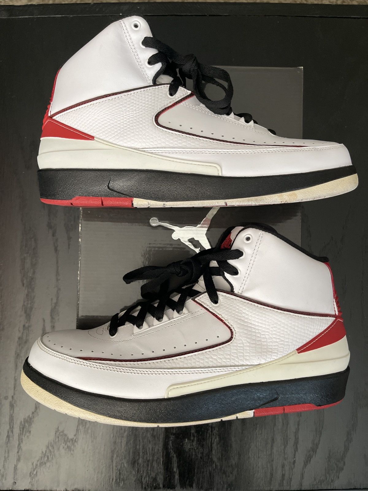 Jordan Brand Air Jordan 2 Chicago/QF 2010 Size US 9.5 / EU 42-43 - 1 Thumbnail