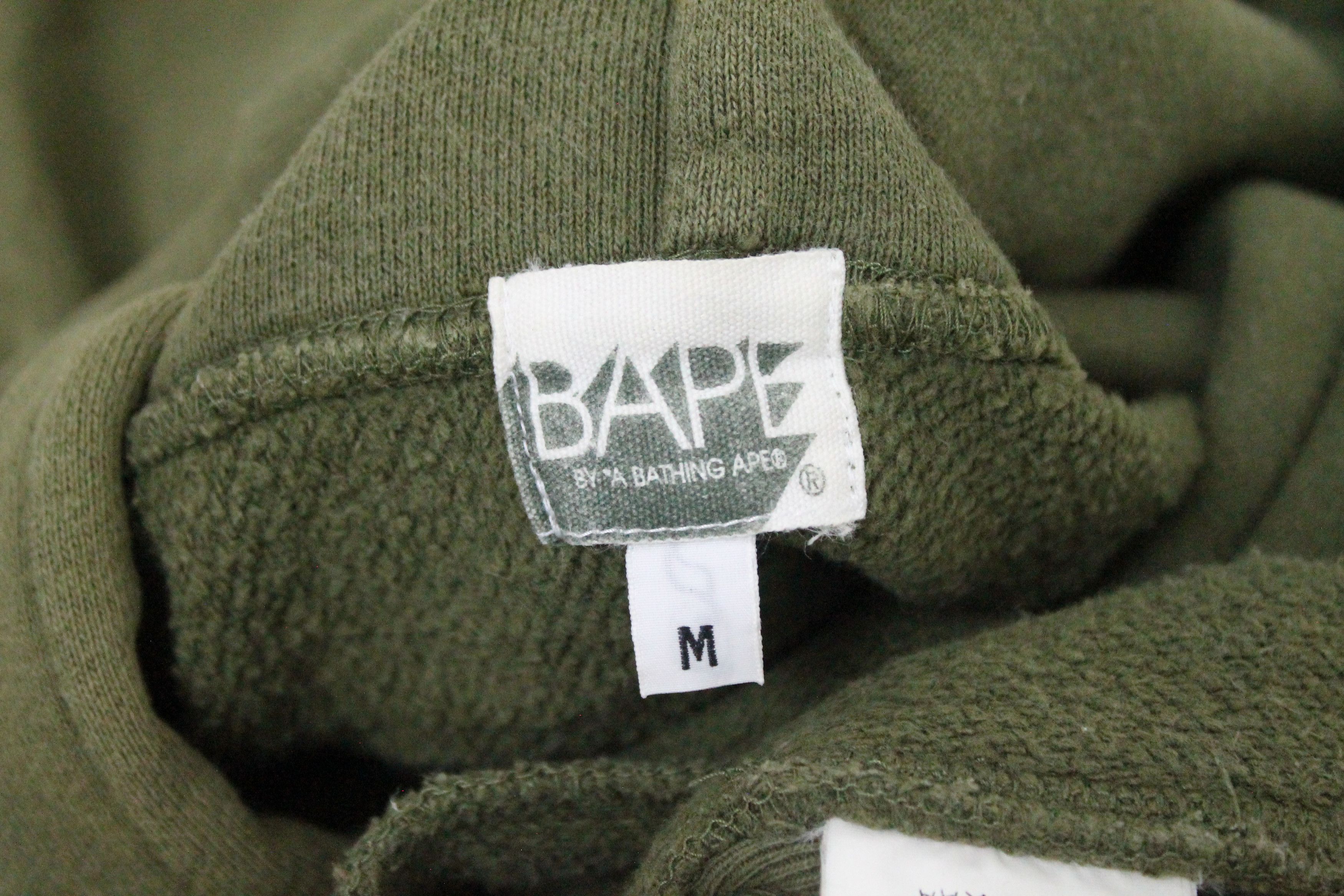 Bape A BATHING APE BAPESTA Pullover Hoodie Sweater size M. Size US M / EU 48-50 / 2 - 12 Thumbnail