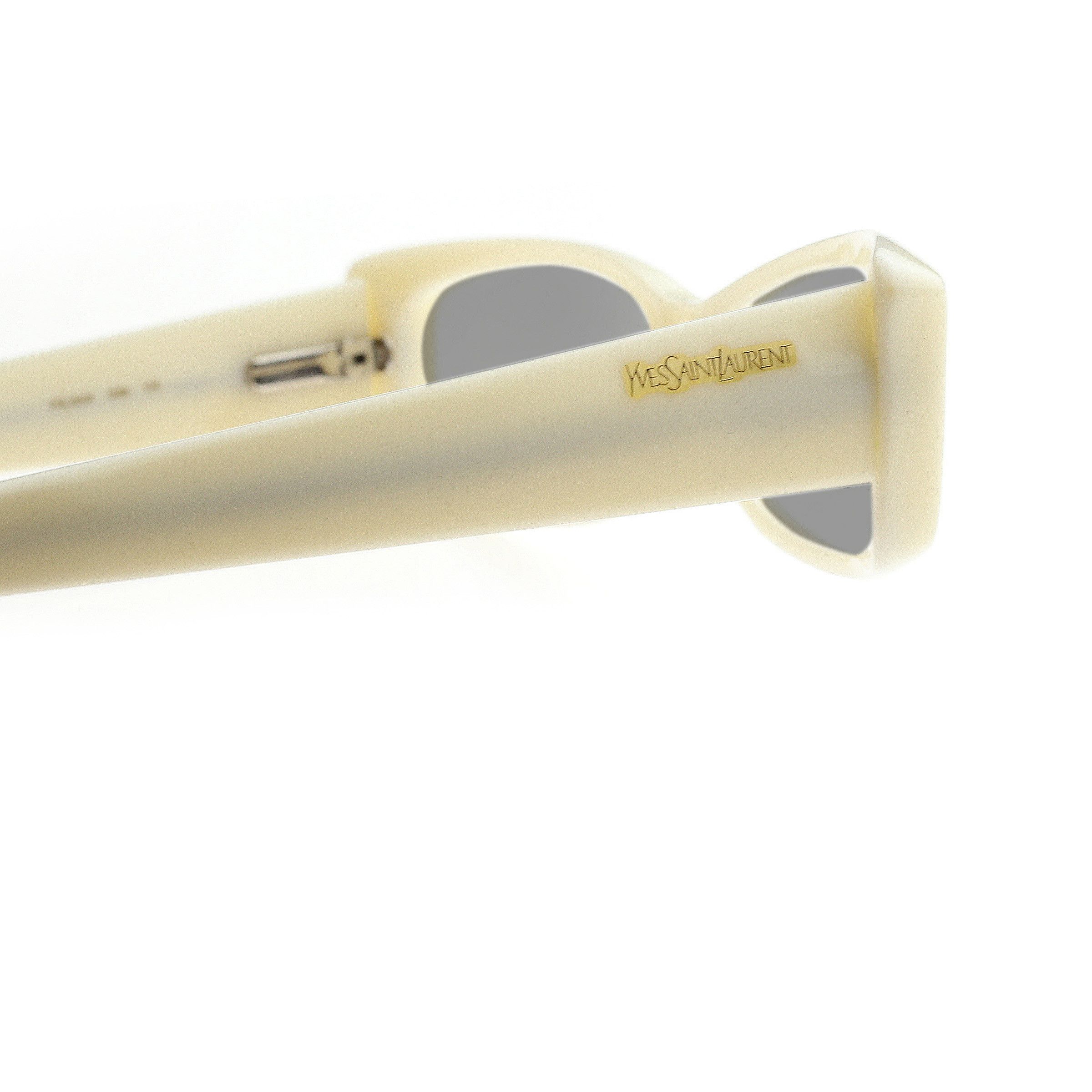 Yves Saint Laurent Yves Saint Laurent '00 Cat-Eye Milky White Sunglasses Size ONE SIZE - 3 Thumbnail