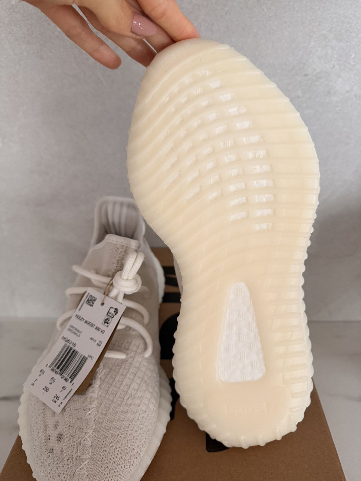 Yeezy Yeezy 350 BONE Size US 7 / EU 40 - 10 Thumbnail