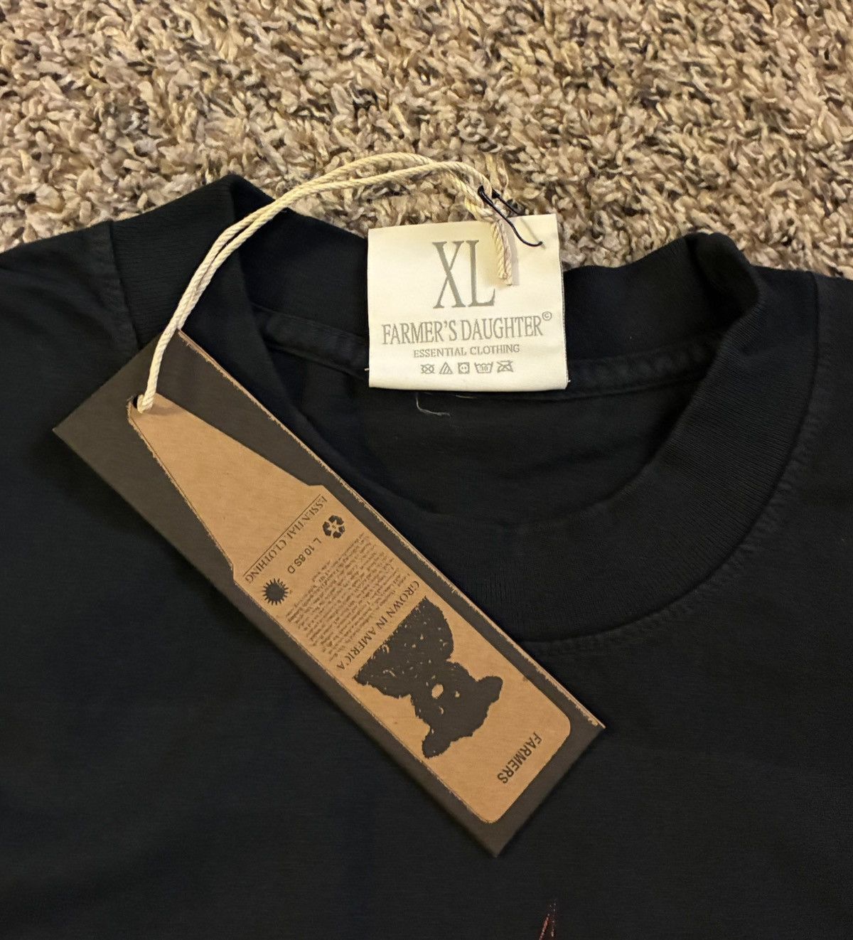 Online Ceramics Farmers Daughter x Resident Evil 4 Ada tee Size US XL / EU 56 / 4 - 3 Thumbnail