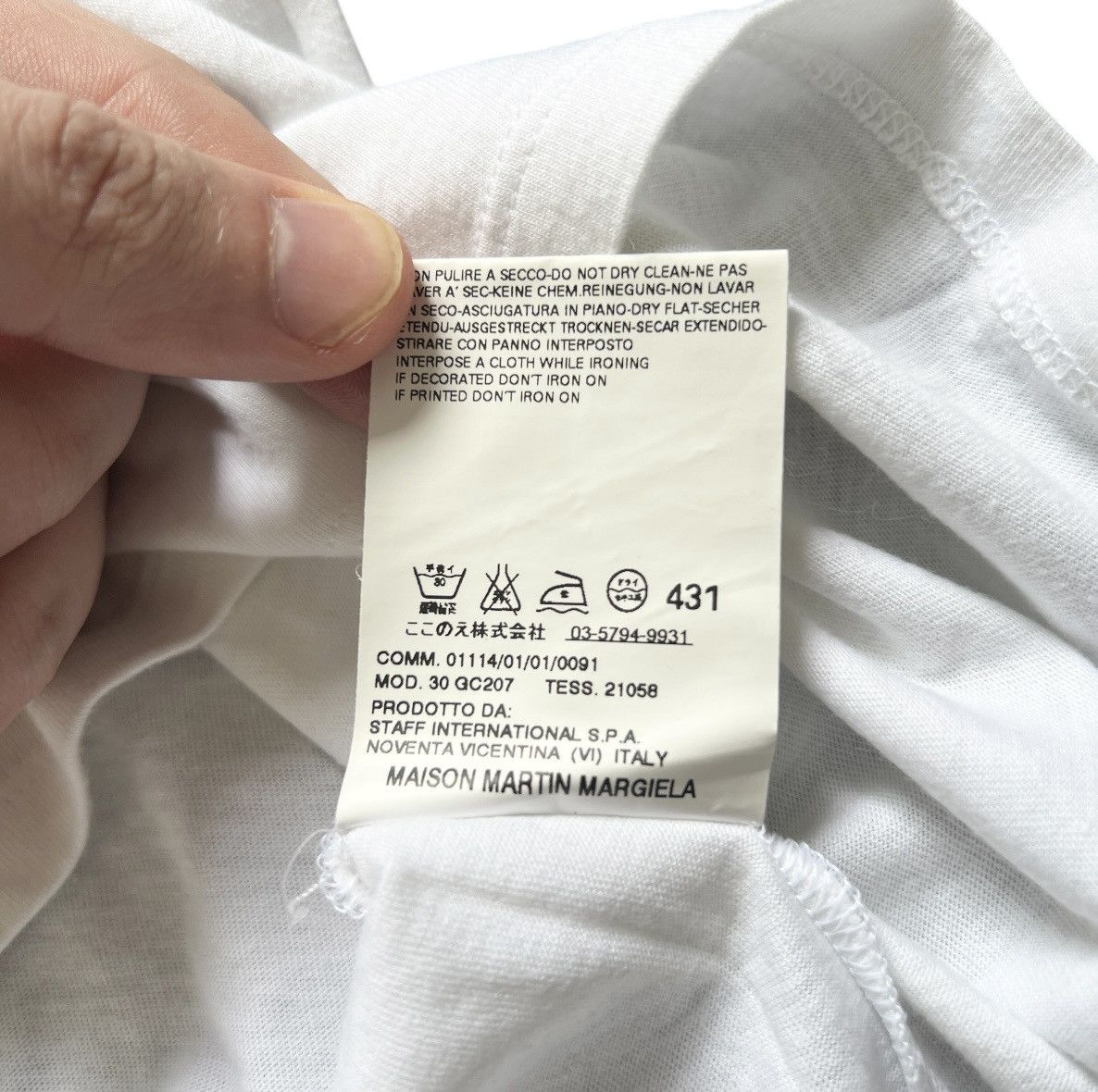 Maison Margiela RARE Maison Margiela Fingerprint T-Shirt finger print Size US L / EU 52-54 / 3 - 3 Thumbnail