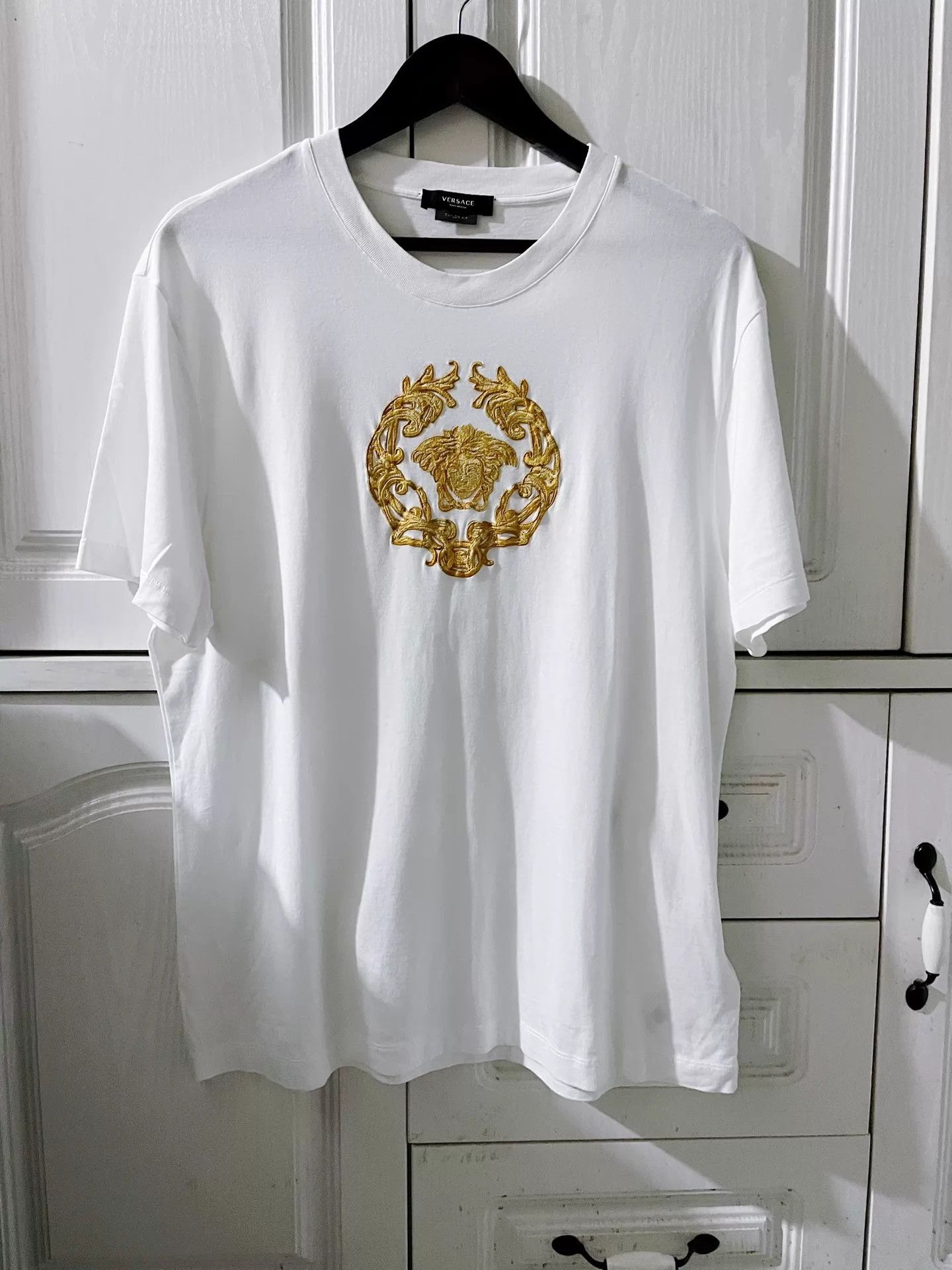 Versace Versace Medusa Baroque Gold Thread Embroidered SS Tee XL Size US XL / EU 56 / 4 - 1 Thumbnail