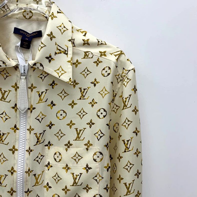 Louis Vuitton Louis Vuitton 23 beige logo presbyopic full print mulberry Size XS / US 0-2 / IT 36-38 - 3 Thumbnail