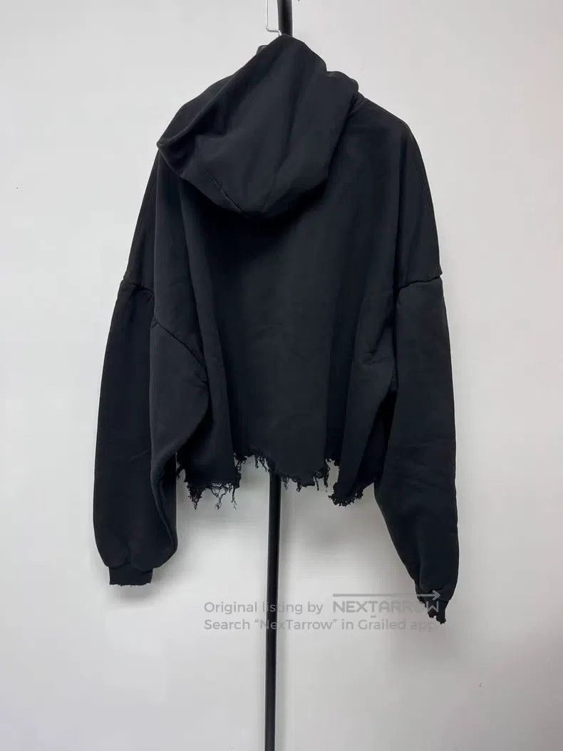 Balenciaga Balenciaga Logo Badge Hooded Raglan Sleeve Long Sleeve Swe Size L / US 10 / IT 46 - 2 Thumbnail