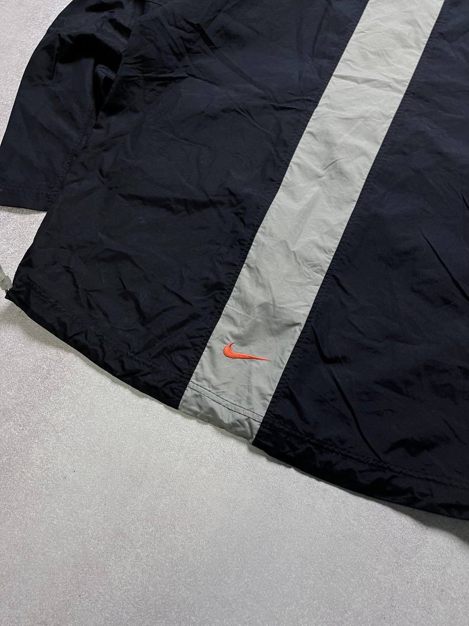 Nike Vintage Nike Swoosh Boxy Hylon Jacket M Size US M / EU 48-50 / 2 - 3 Thumbnail