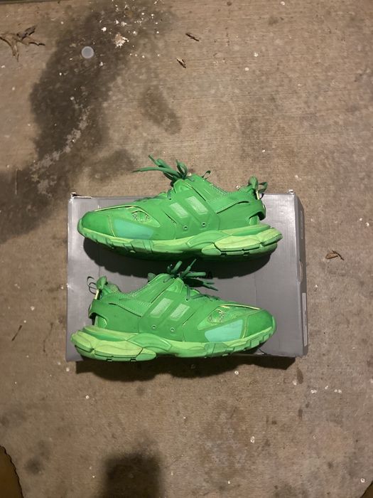 balenciaga runners green